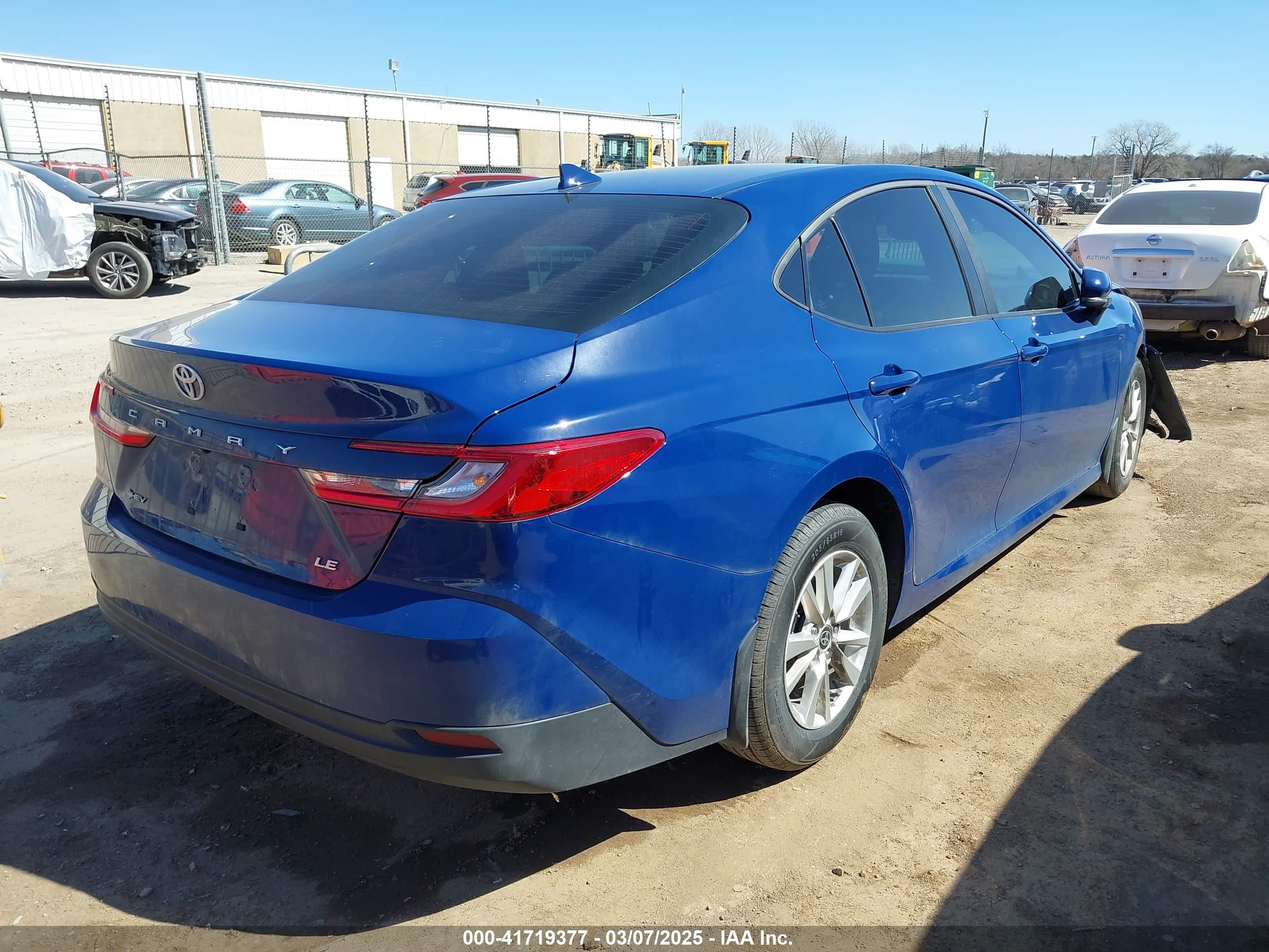TOYOTA CAMRY image 4