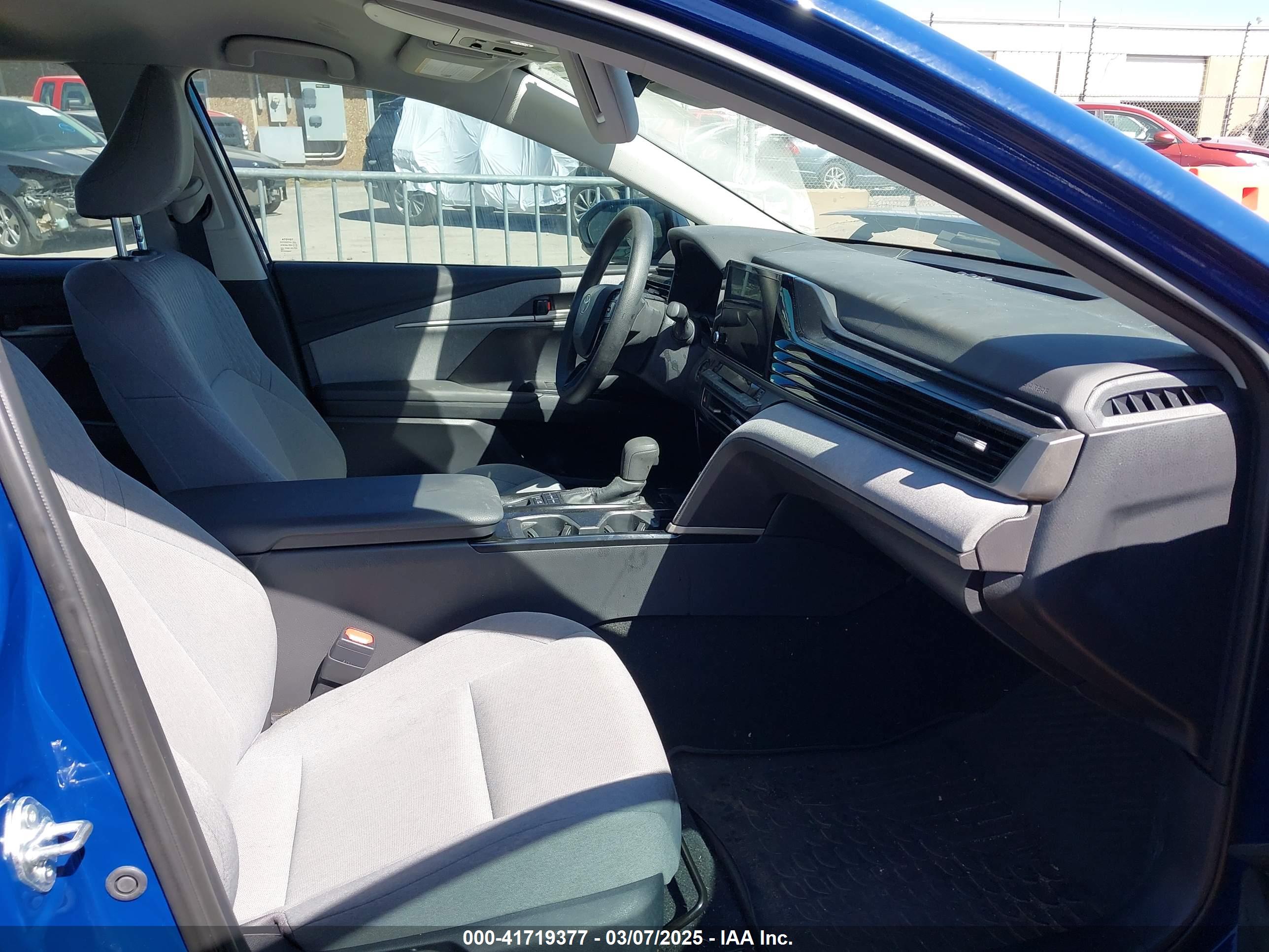 TOYOTA CAMRY image 5