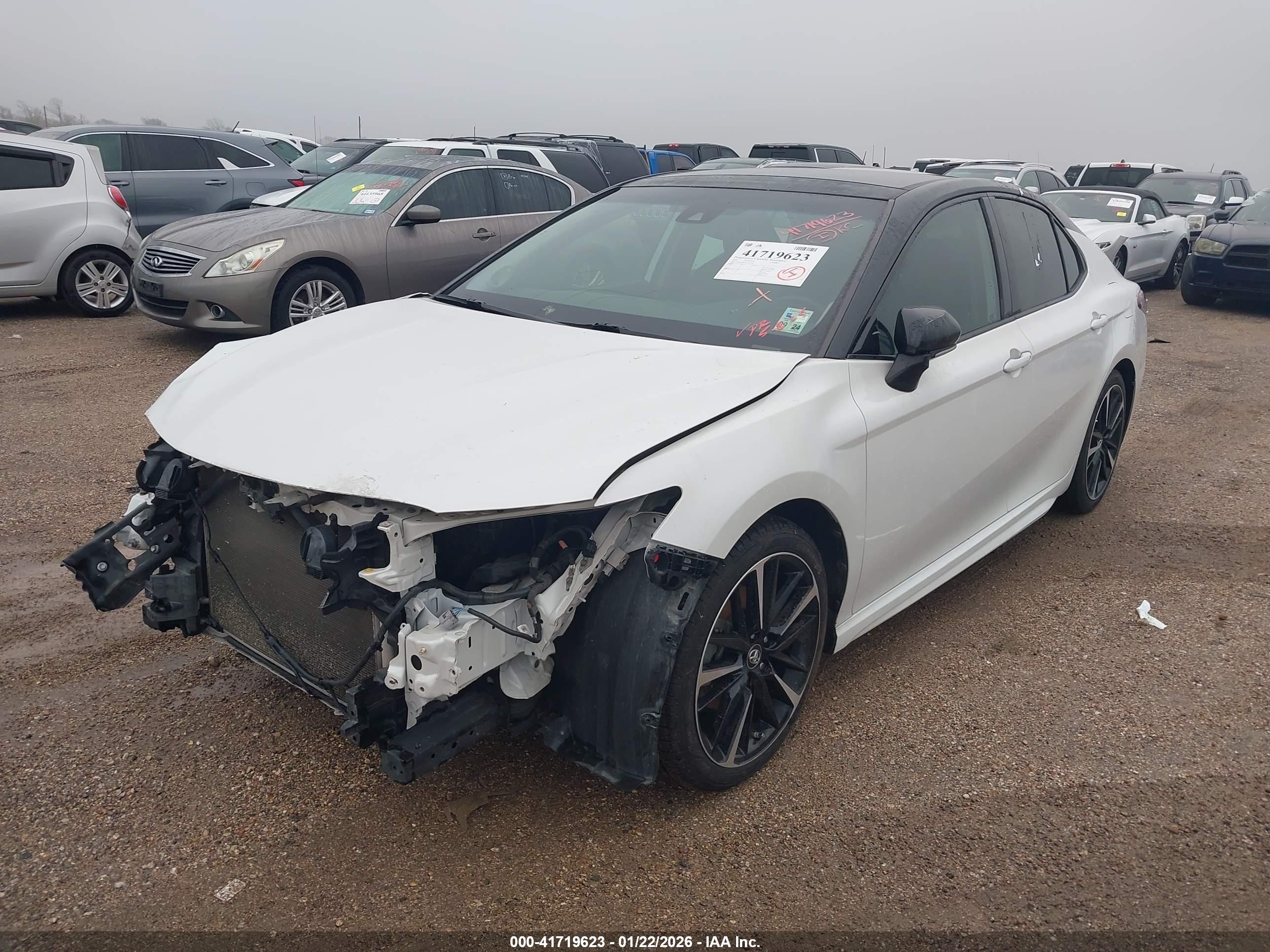 TOYOTA CAMRY image 2