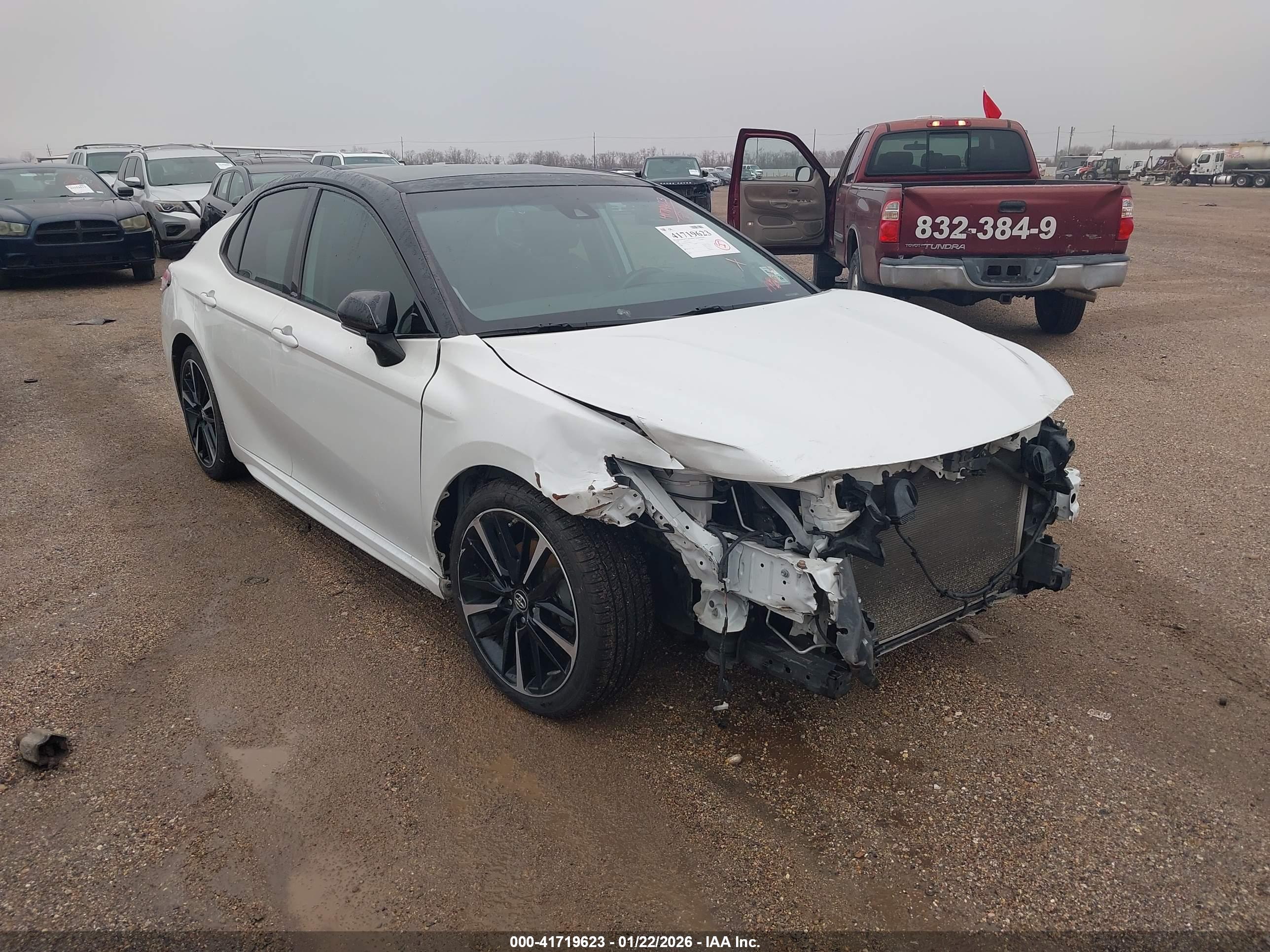 TOYOTA CAMRY image 6