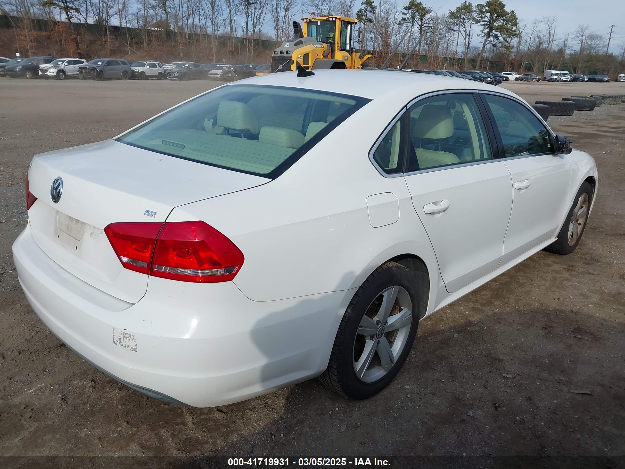 VOLKSWAGEN PASSAT image 4