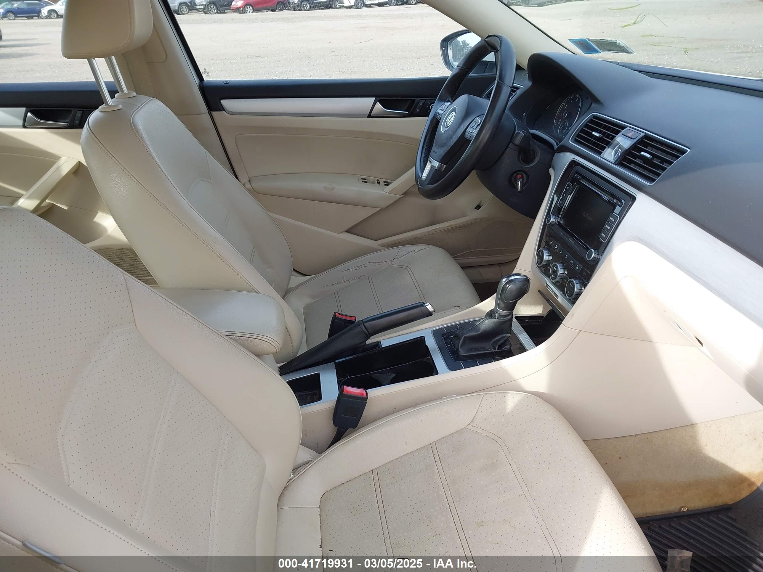 VOLKSWAGEN PASSAT image 5