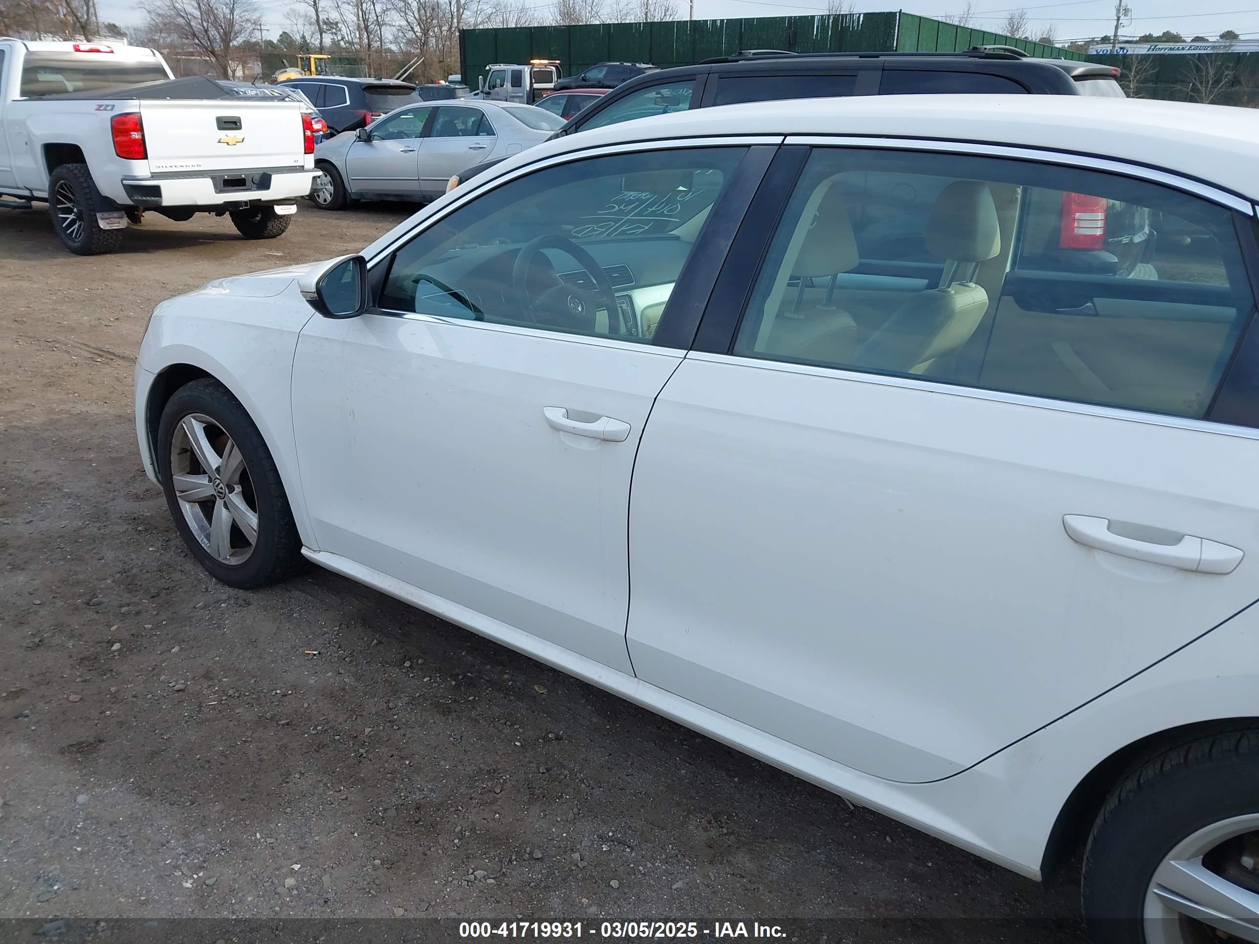 VOLKSWAGEN PASSAT image 6