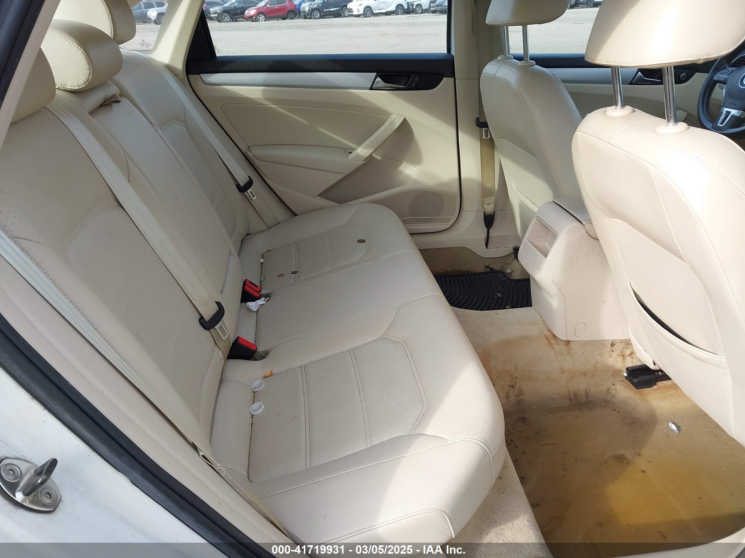 VOLKSWAGEN PASSAT image 8