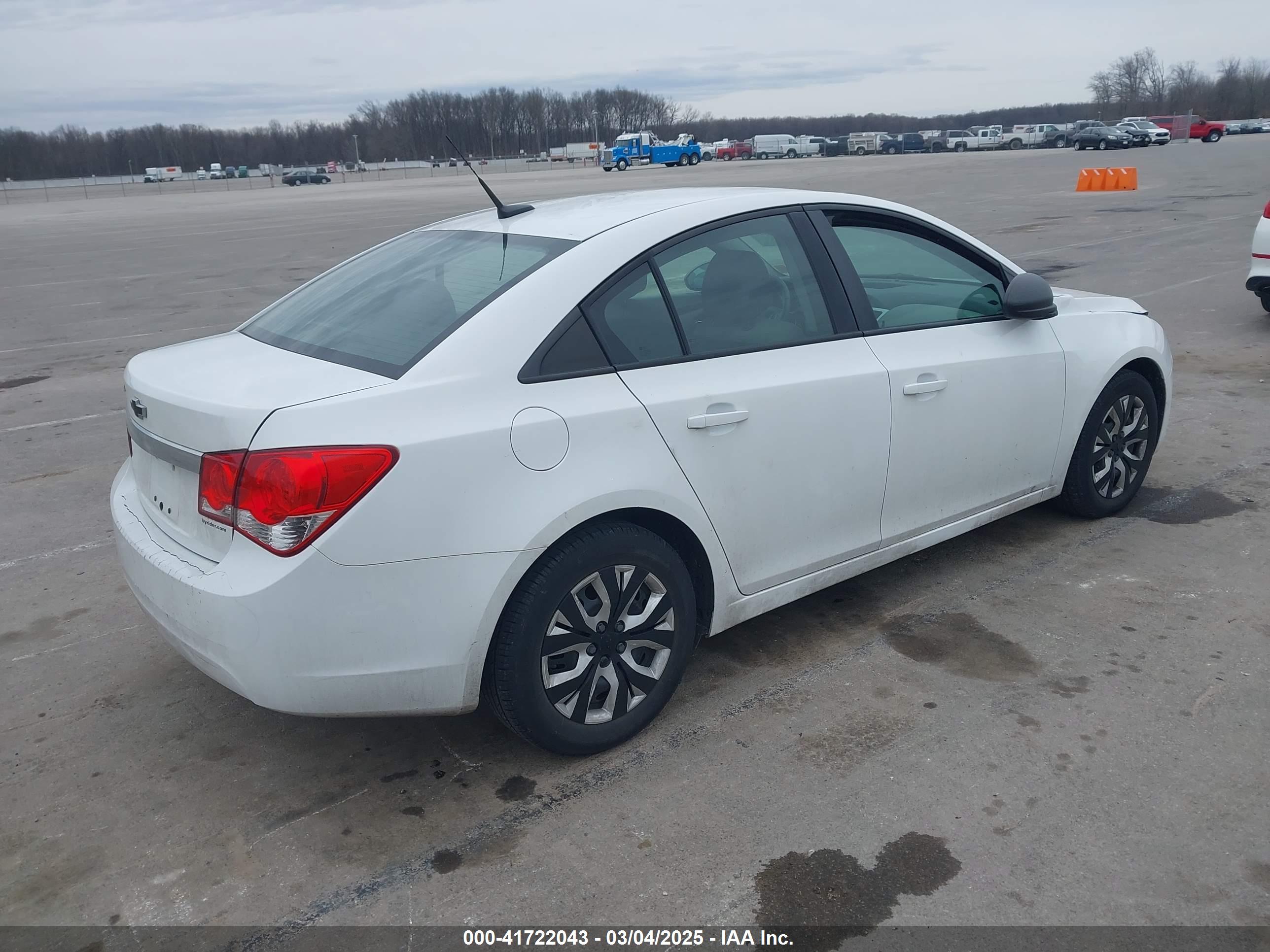 CHEVROLET CRUZE image 4