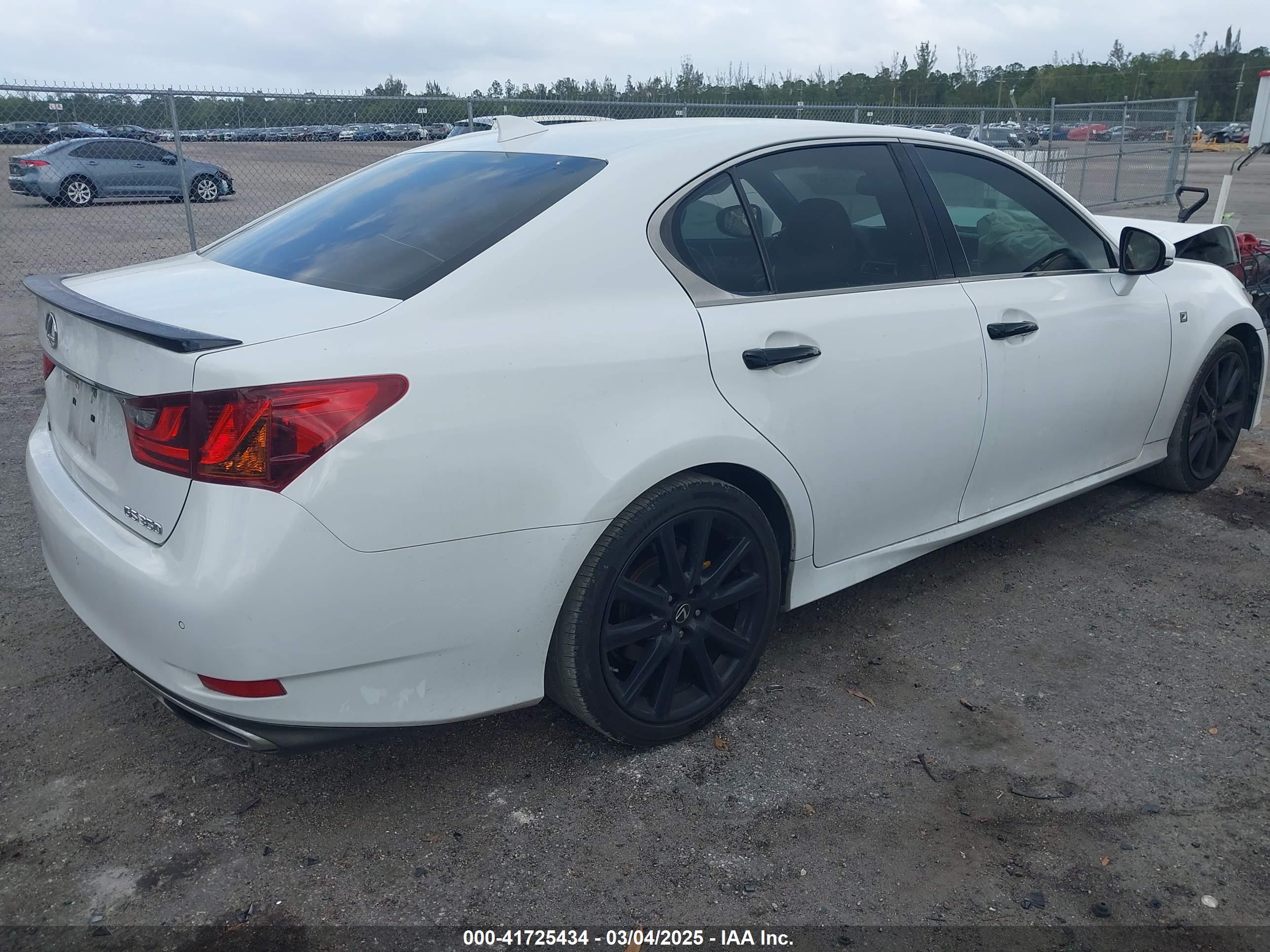 LEXUS GS image 4