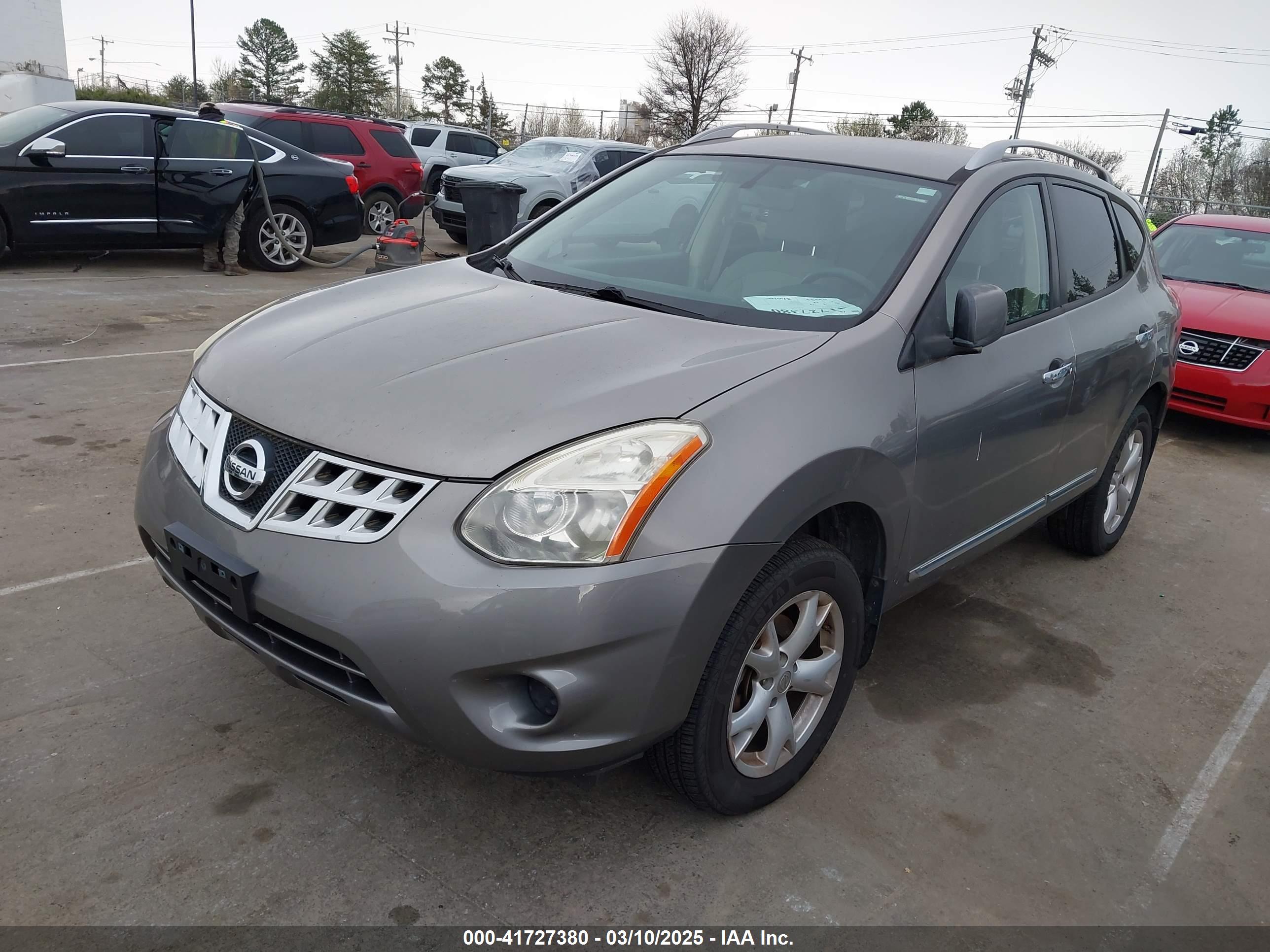 NISSAN ROGUE image 2
