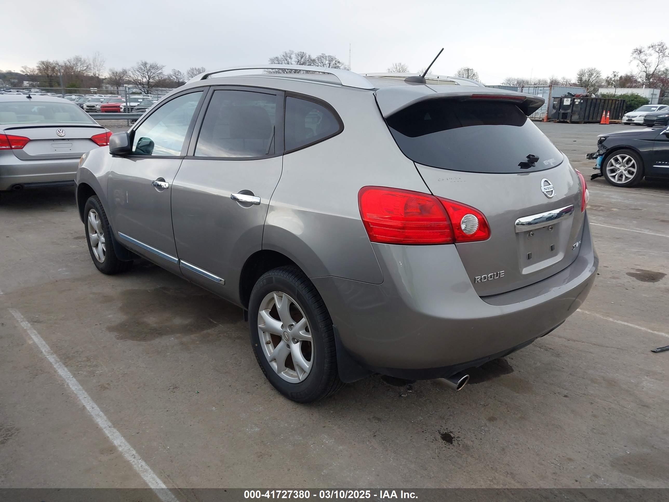 NISSAN ROGUE image 3