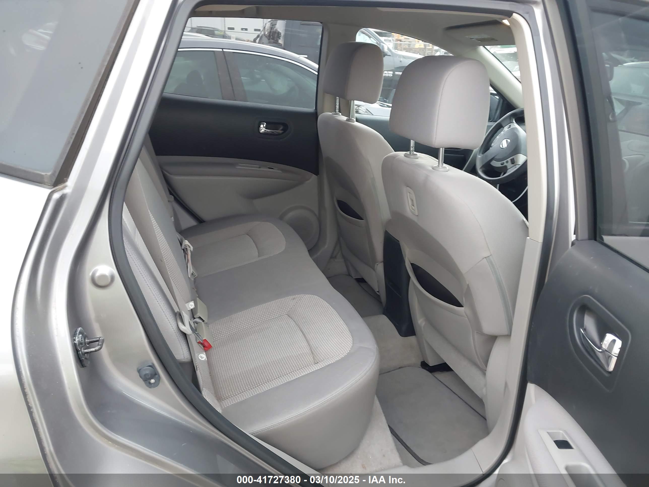 NISSAN ROGUE image 8