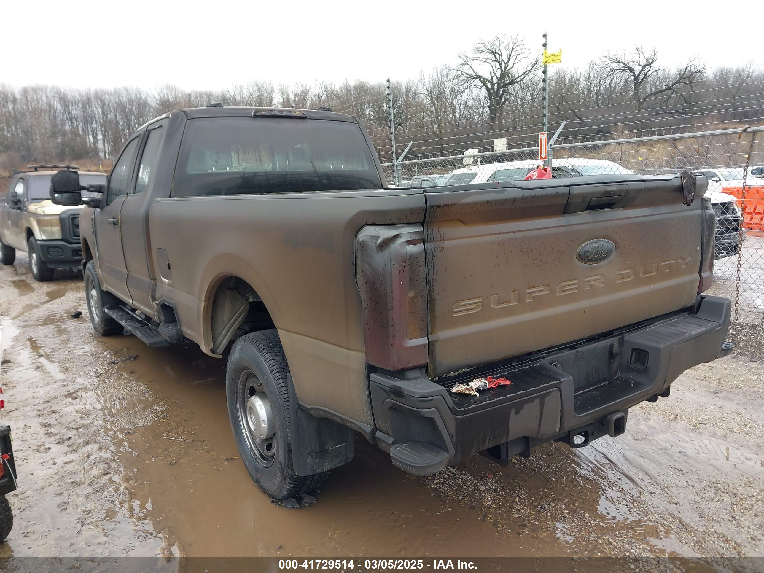 FORD F-250 image 3