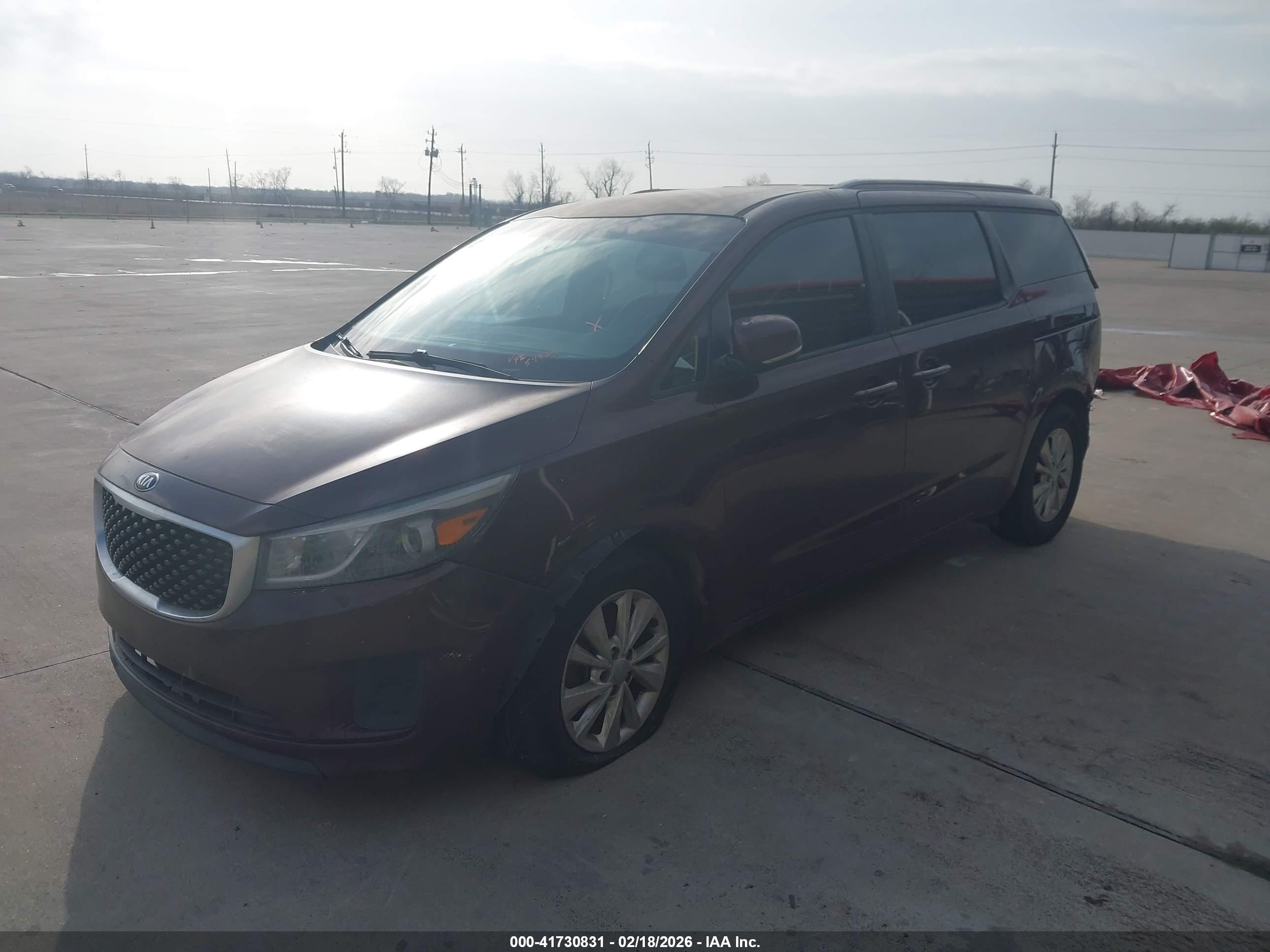 KIA SEDONA image 2