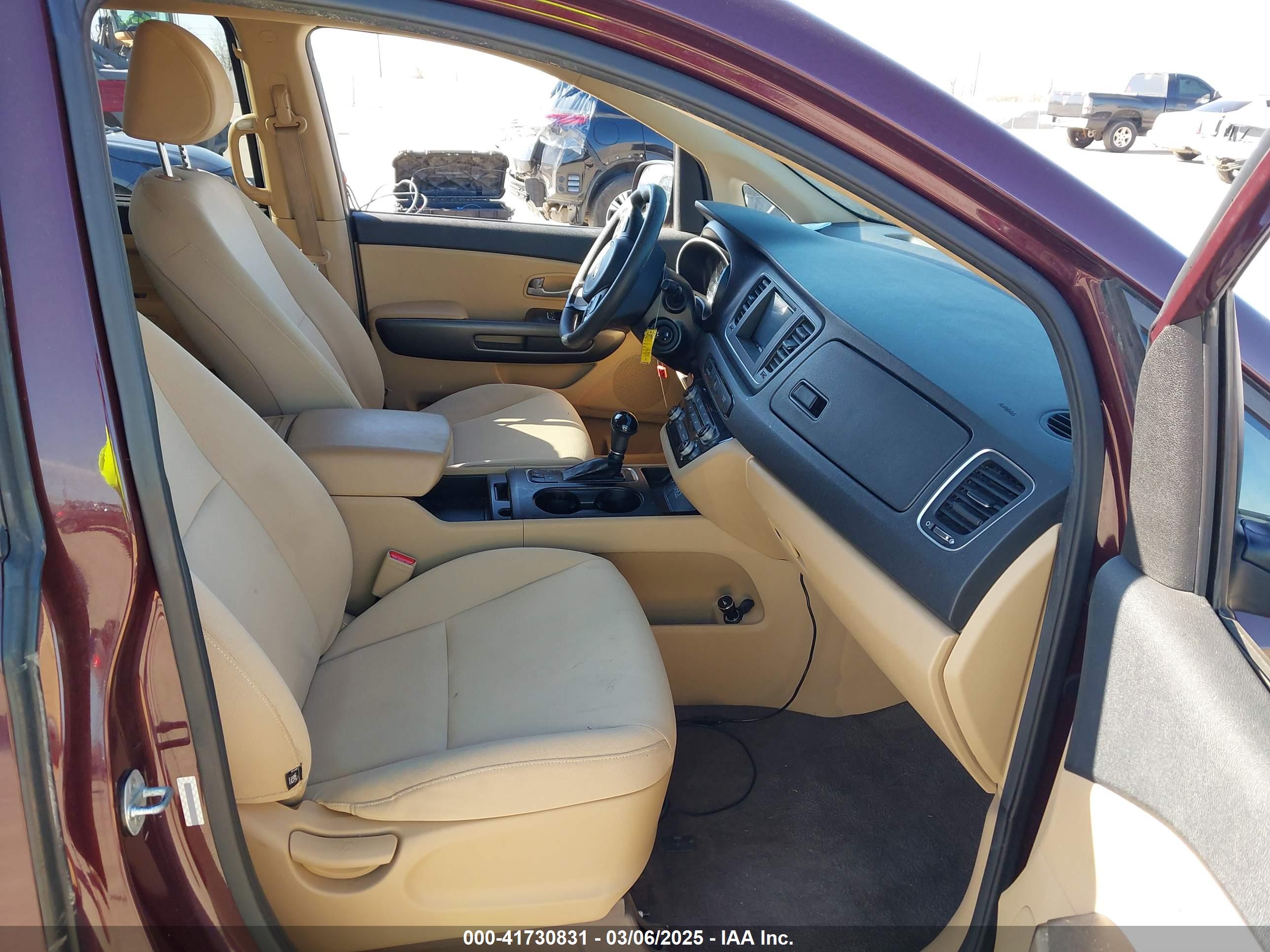 KIA SEDONA image 5