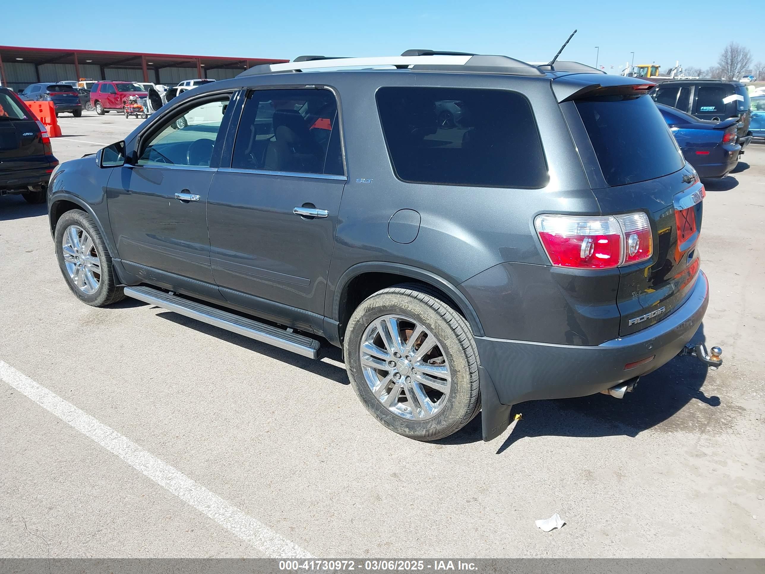 GMC ACADIA image 3