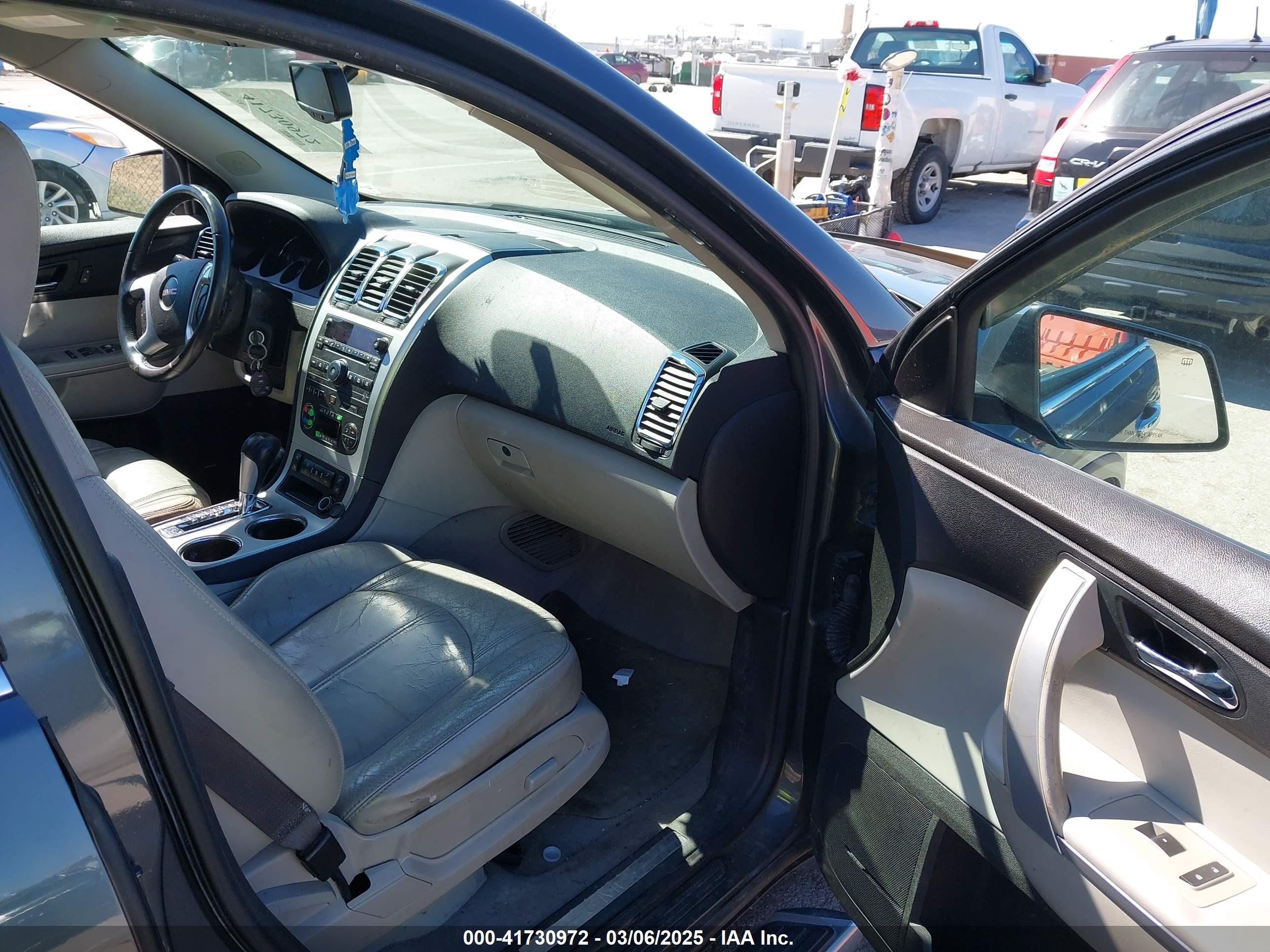 GMC ACADIA image 5