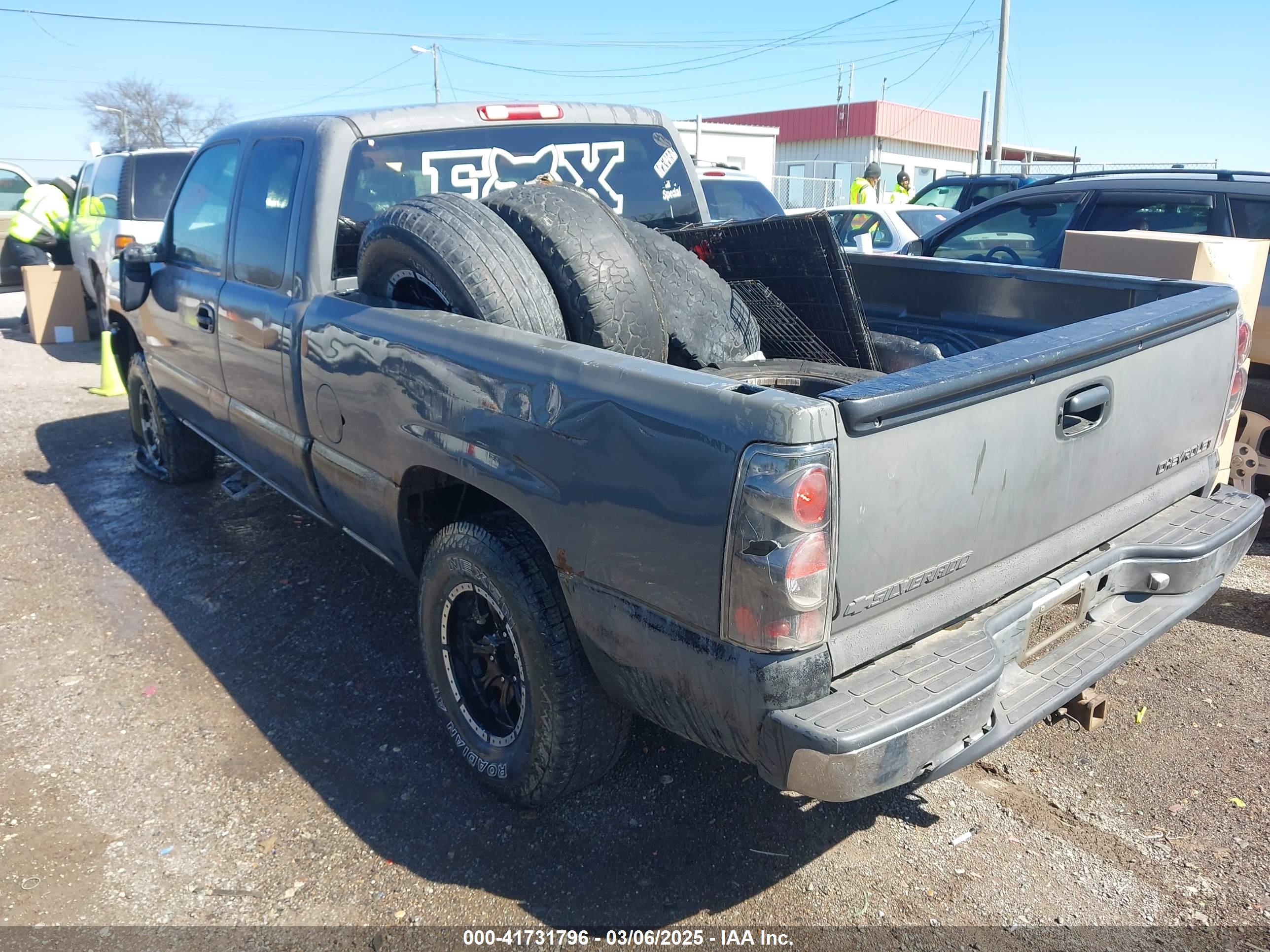 CHEVROLET SILVERADO image 3