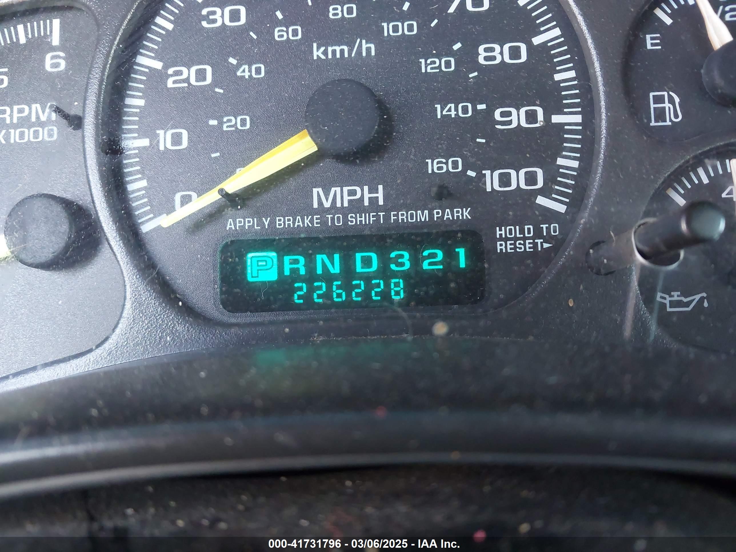 CHEVROLET SILVERADO image 7