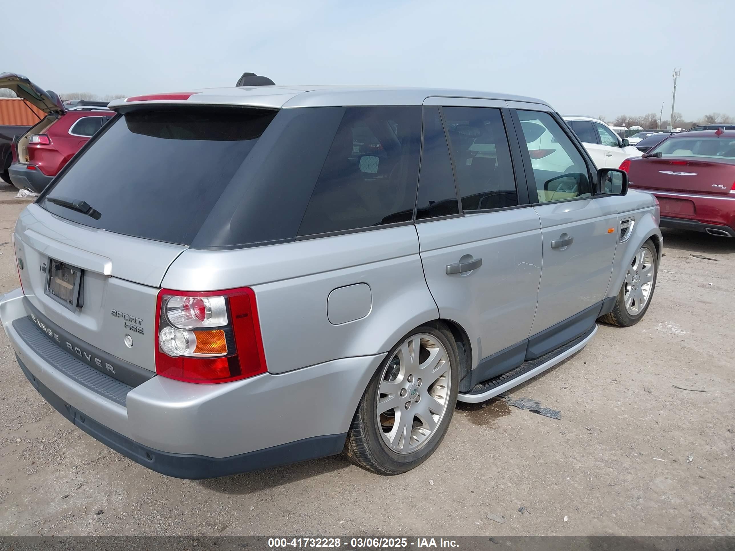 LAND ROVER image 4