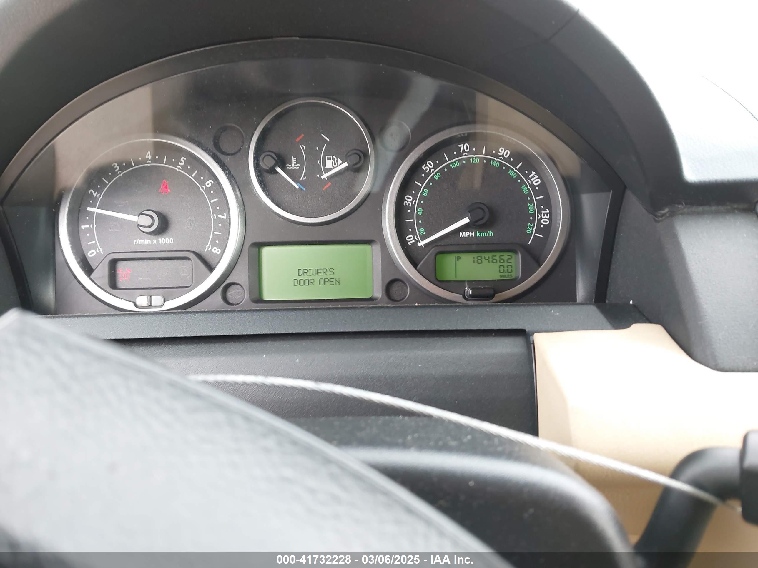LAND ROVER image 7