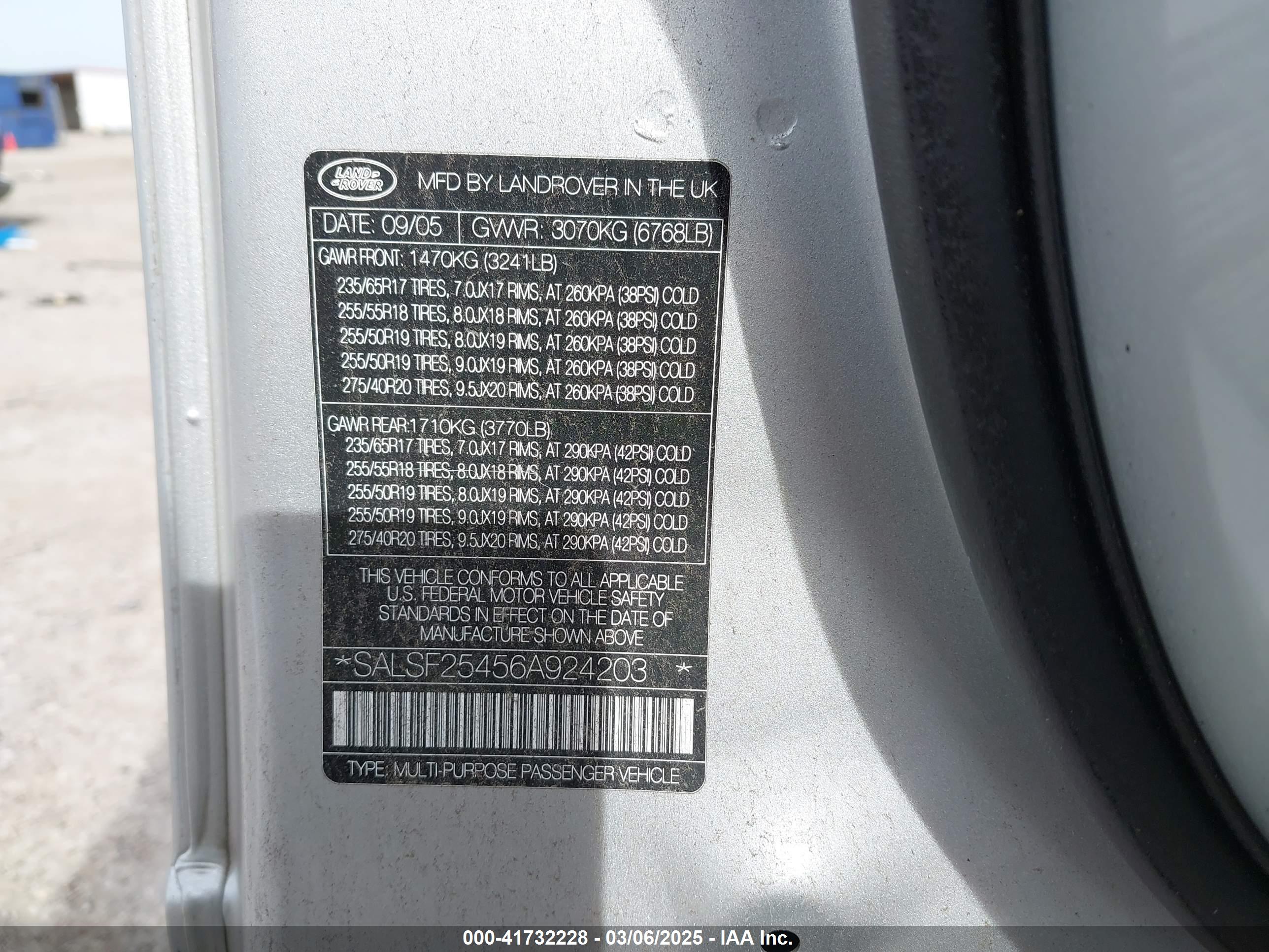 LAND ROVER image 9