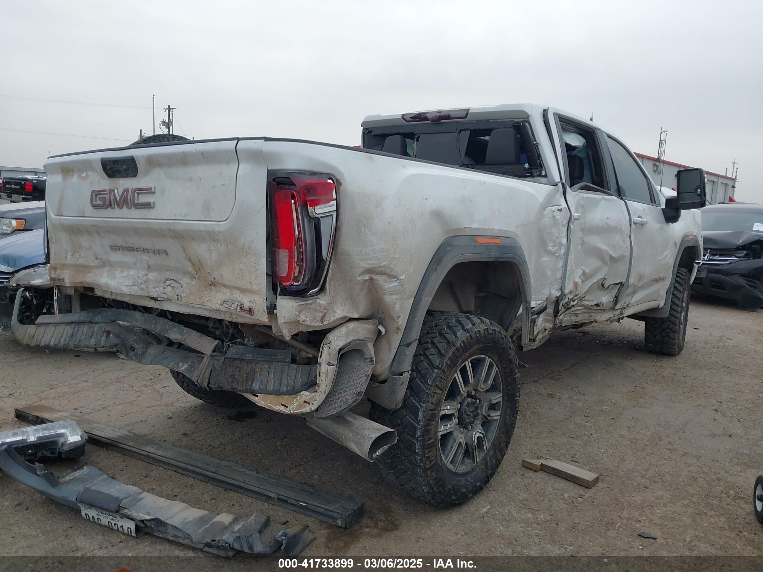 GMC SIERRA image 4