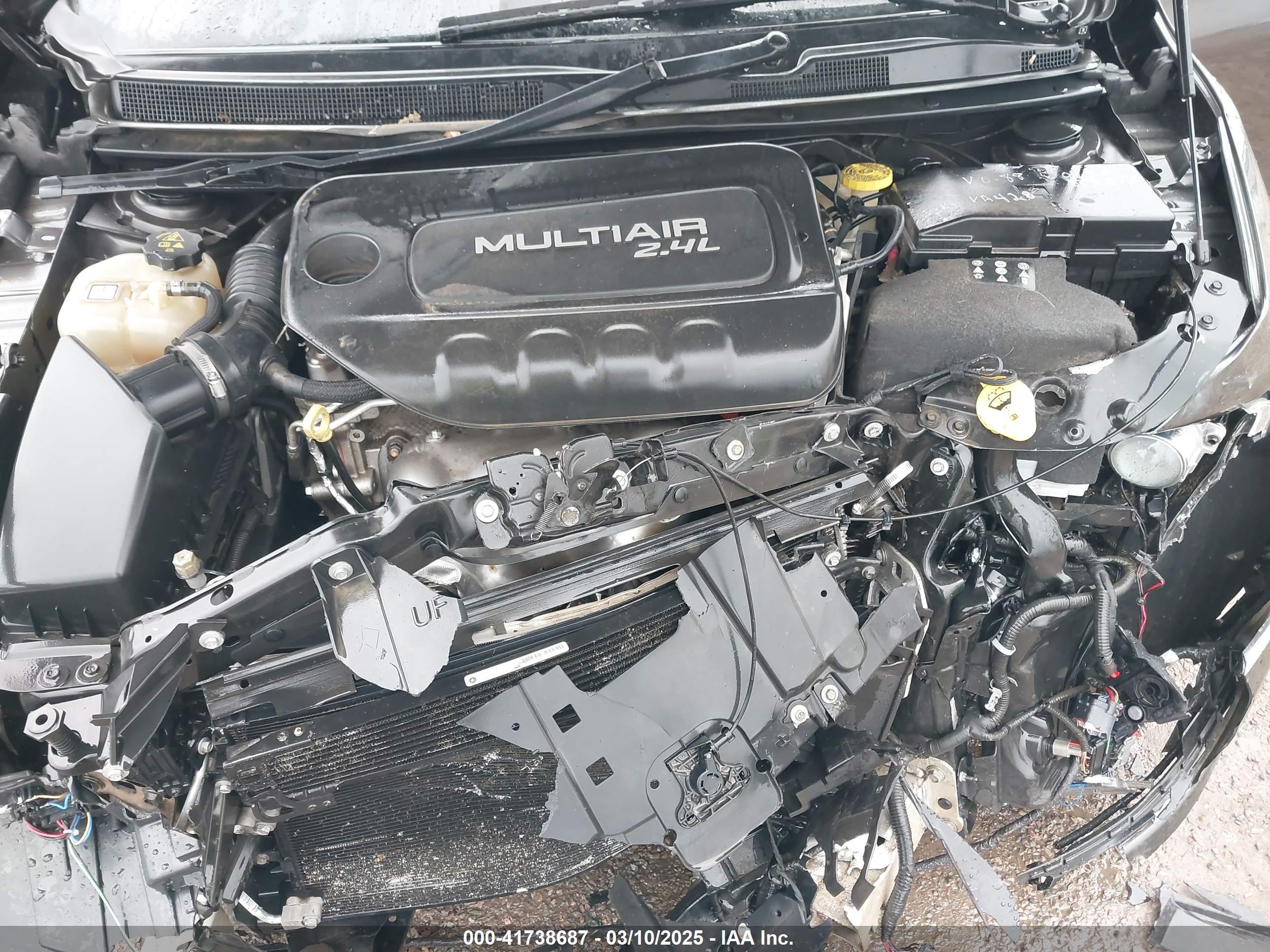 CHRYSLER 200 image 10