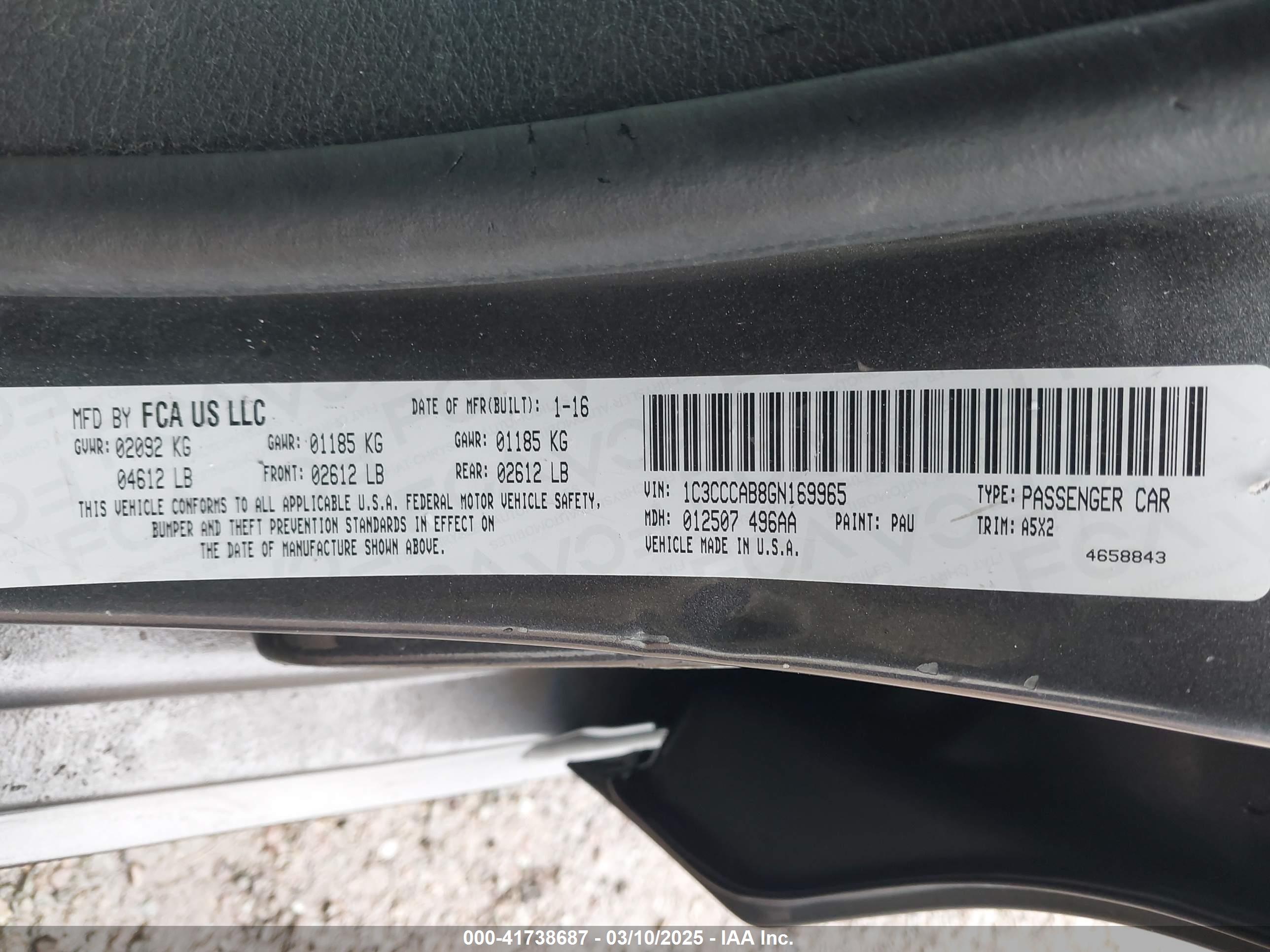 CHRYSLER 200 image 9