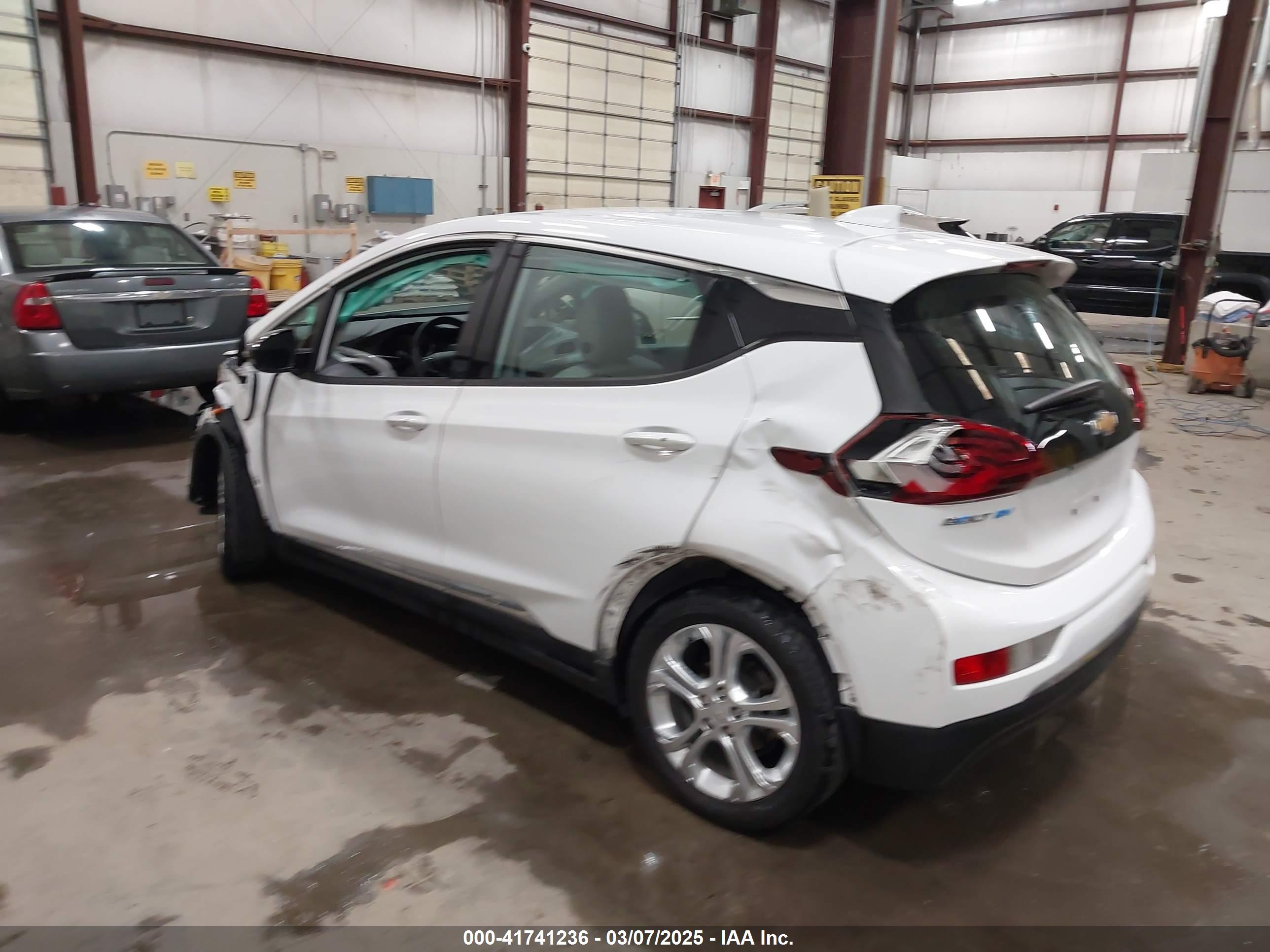 CHEVROLET BOLT image 3