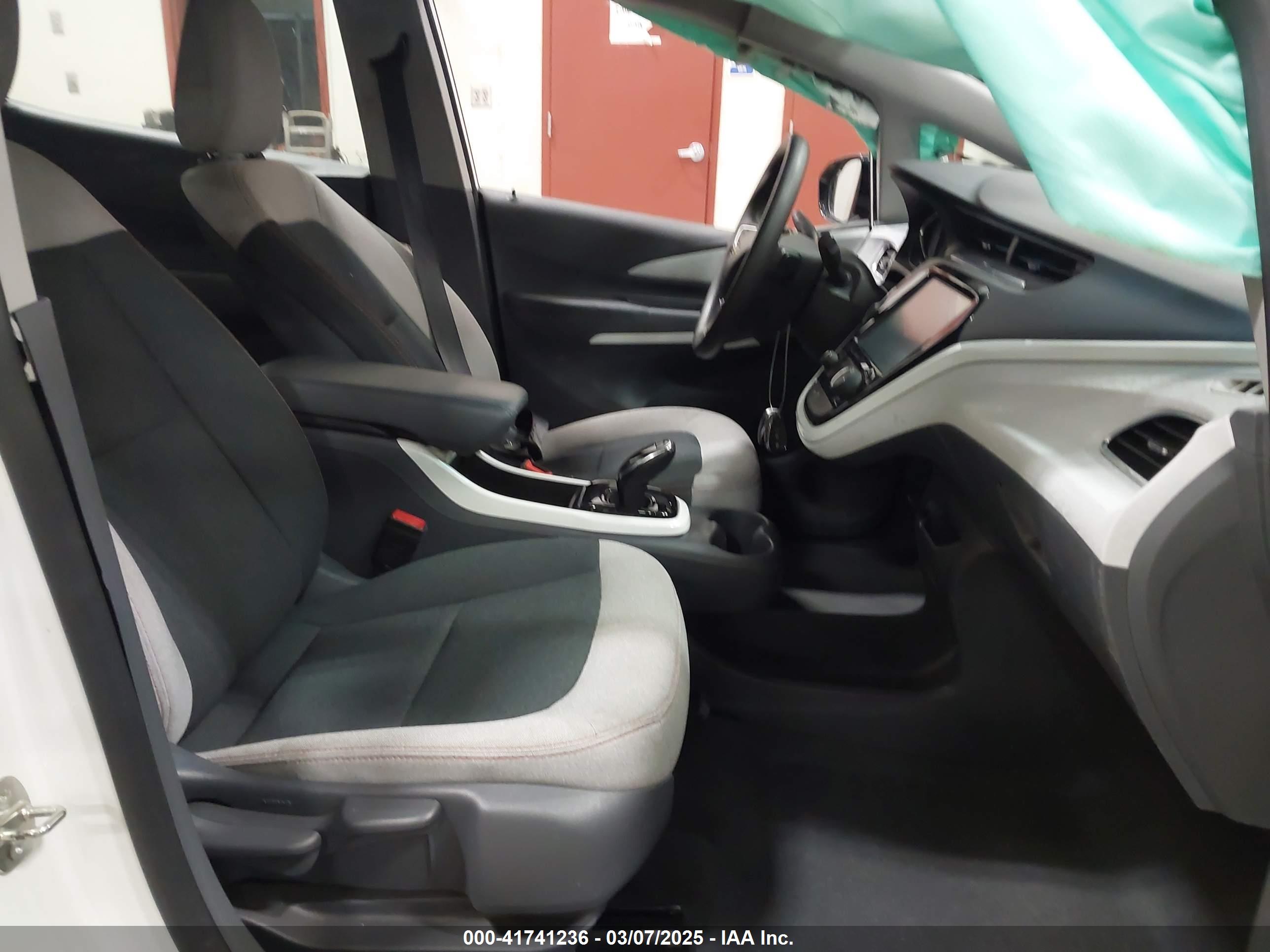 CHEVROLET BOLT image 5