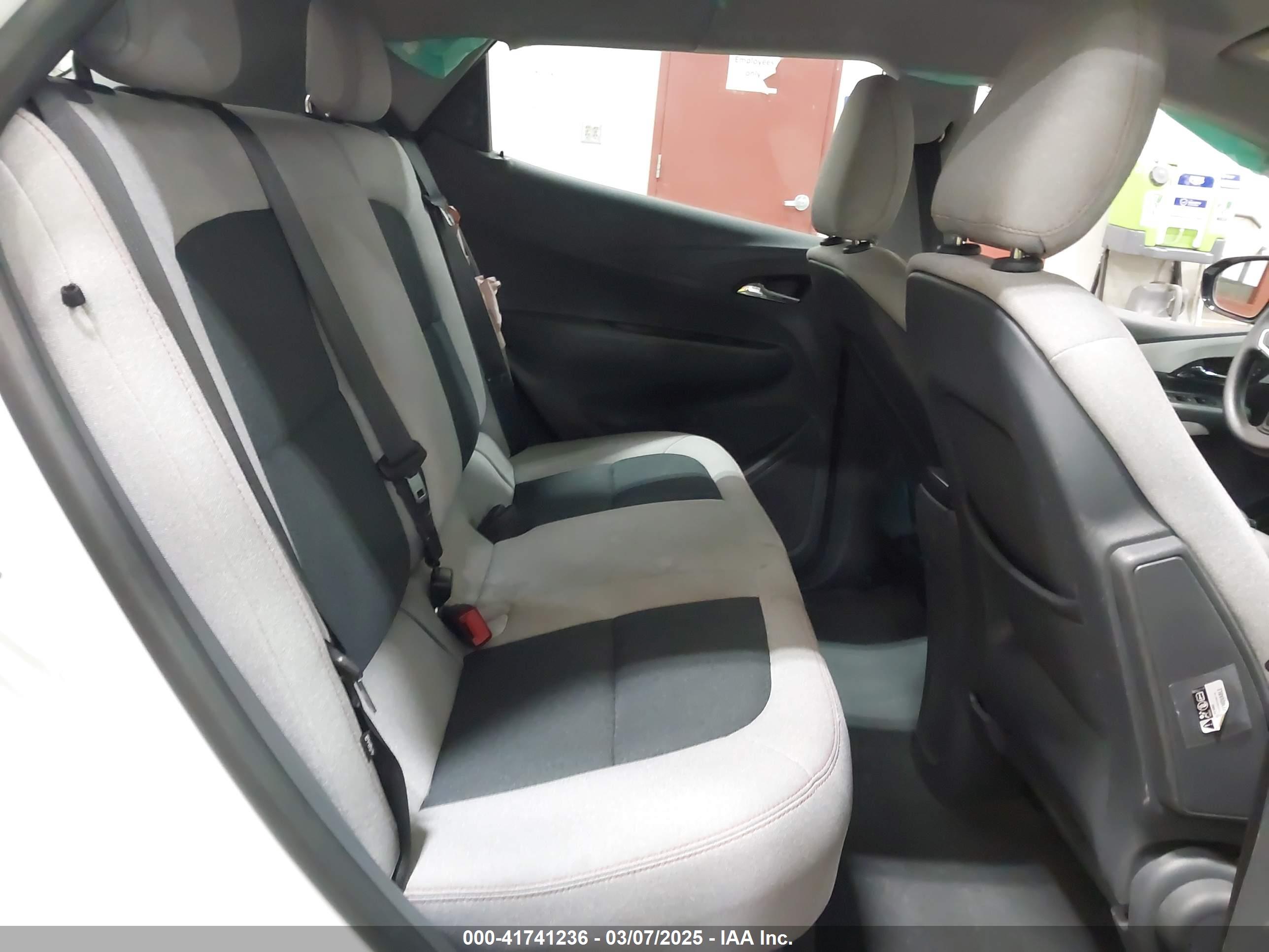 CHEVROLET BOLT image 8
