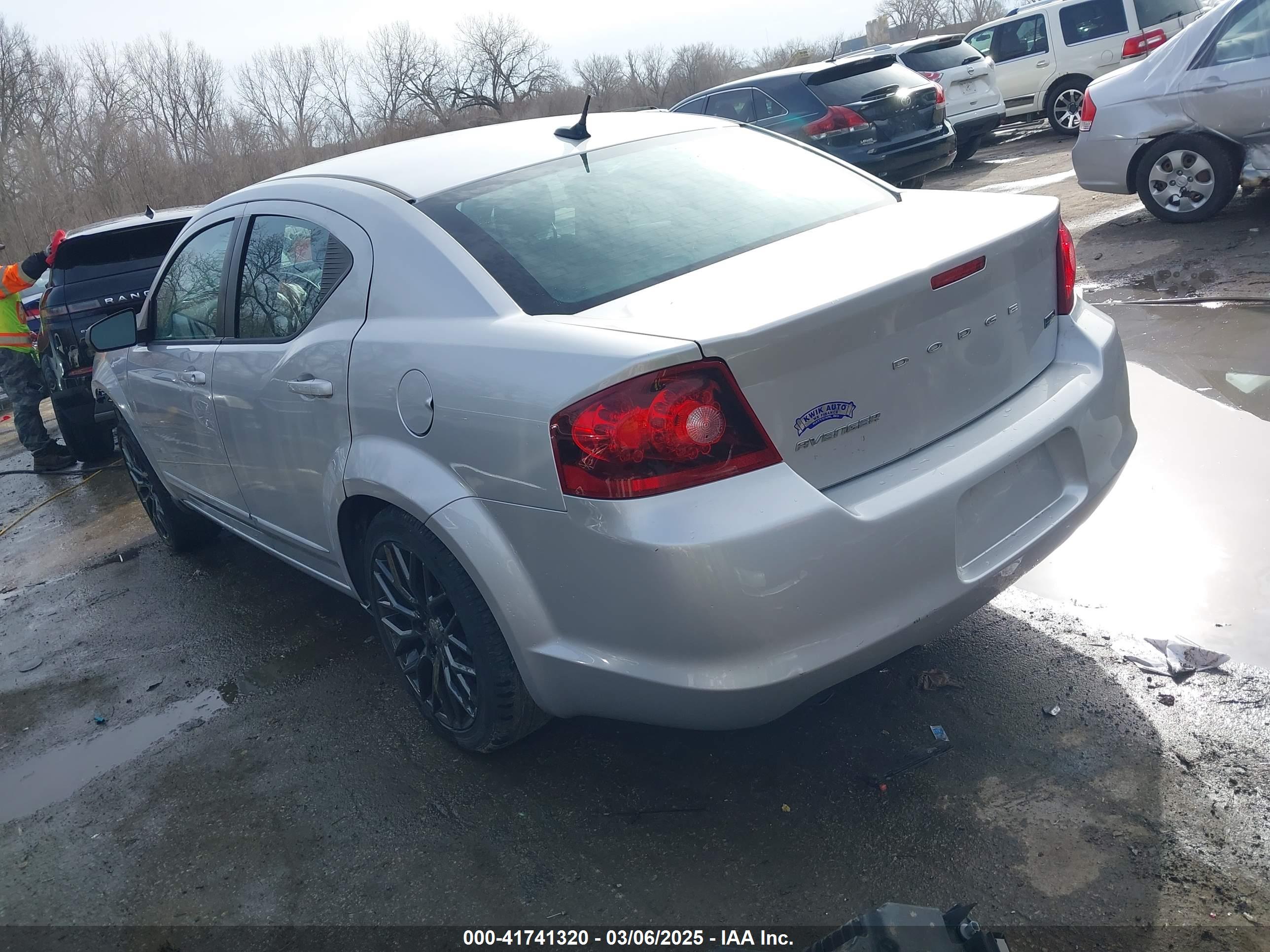 DODGE AVENGER image 3