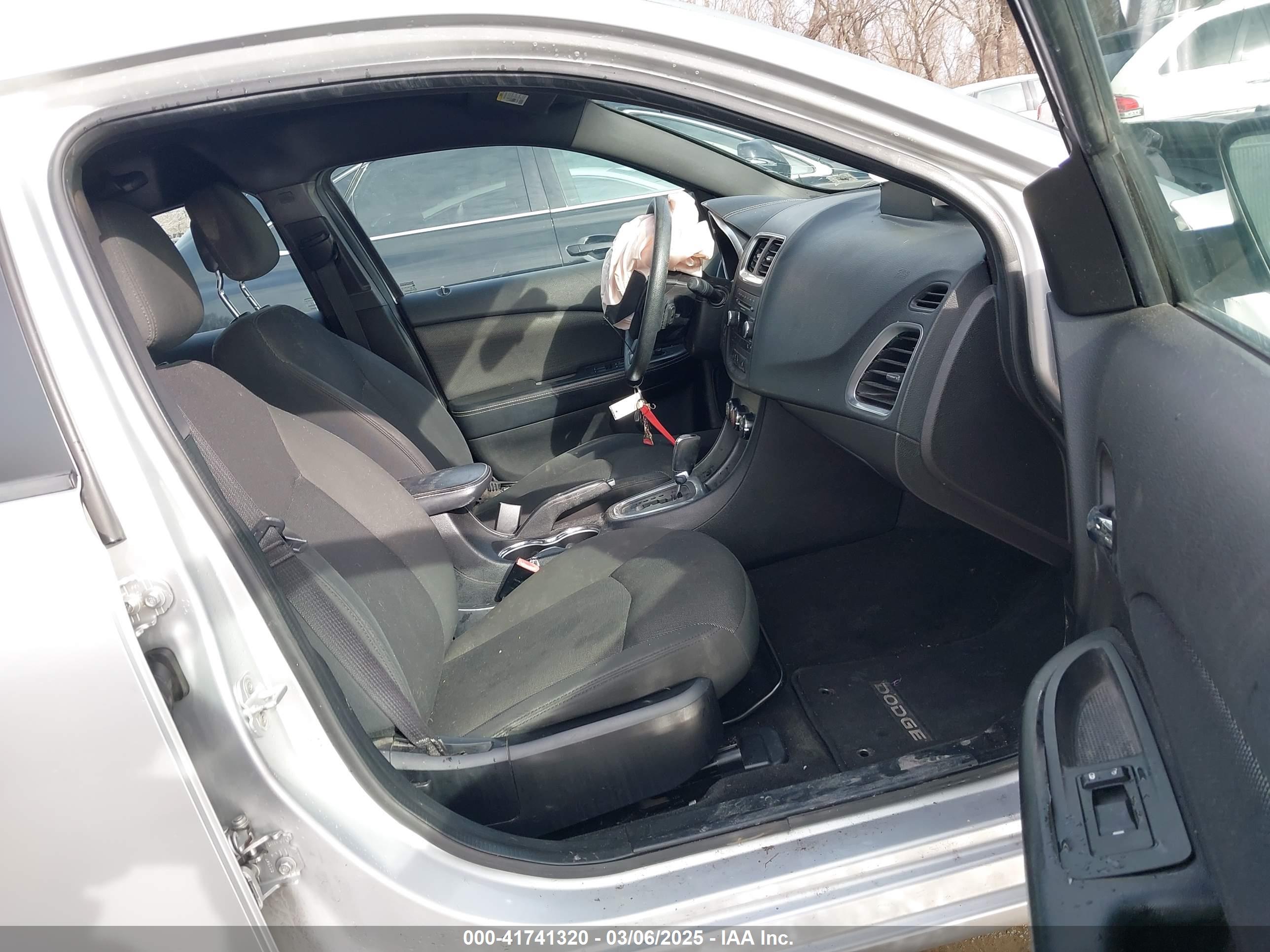DODGE AVENGER image 5