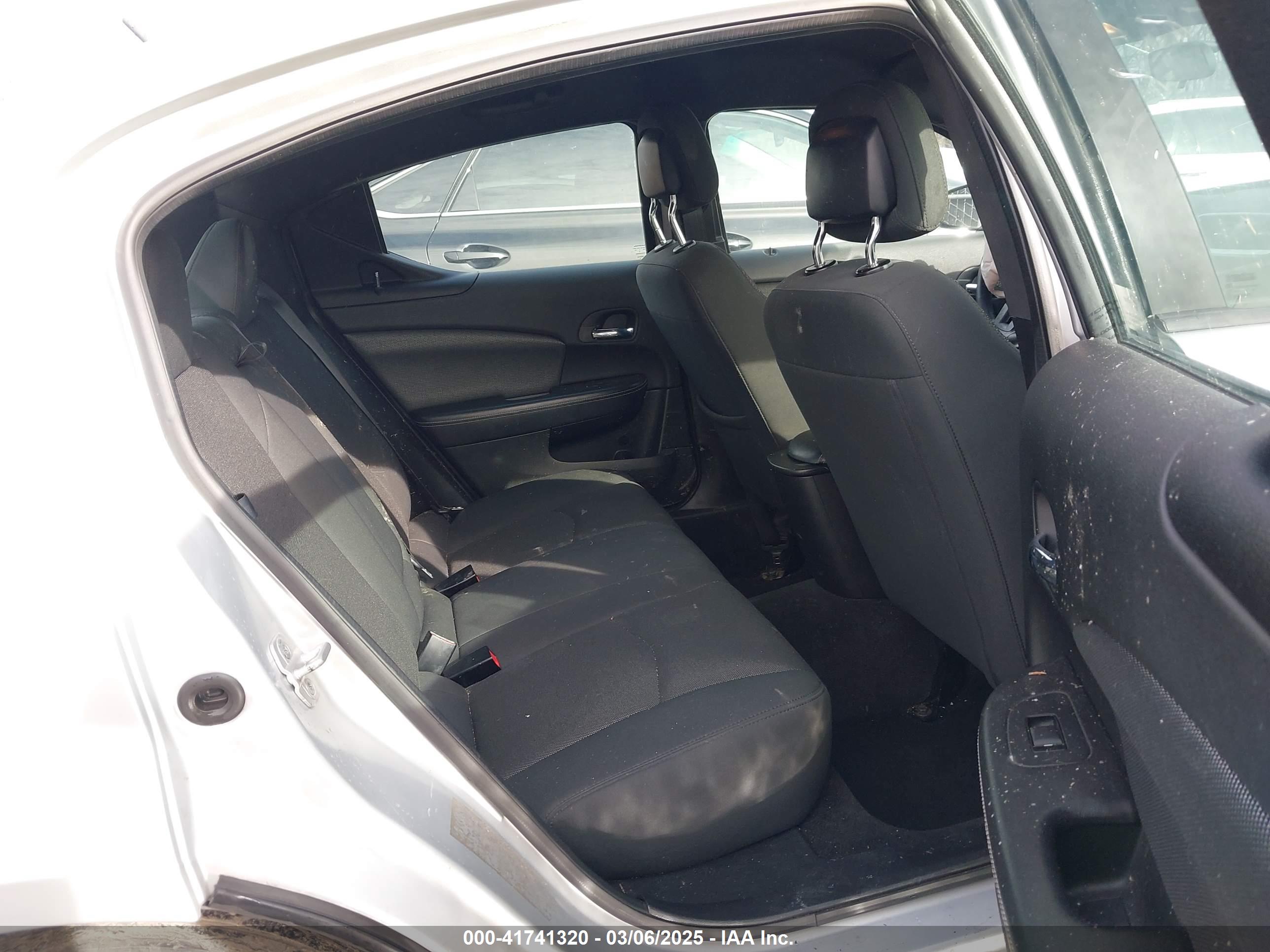 DODGE AVENGER image 8