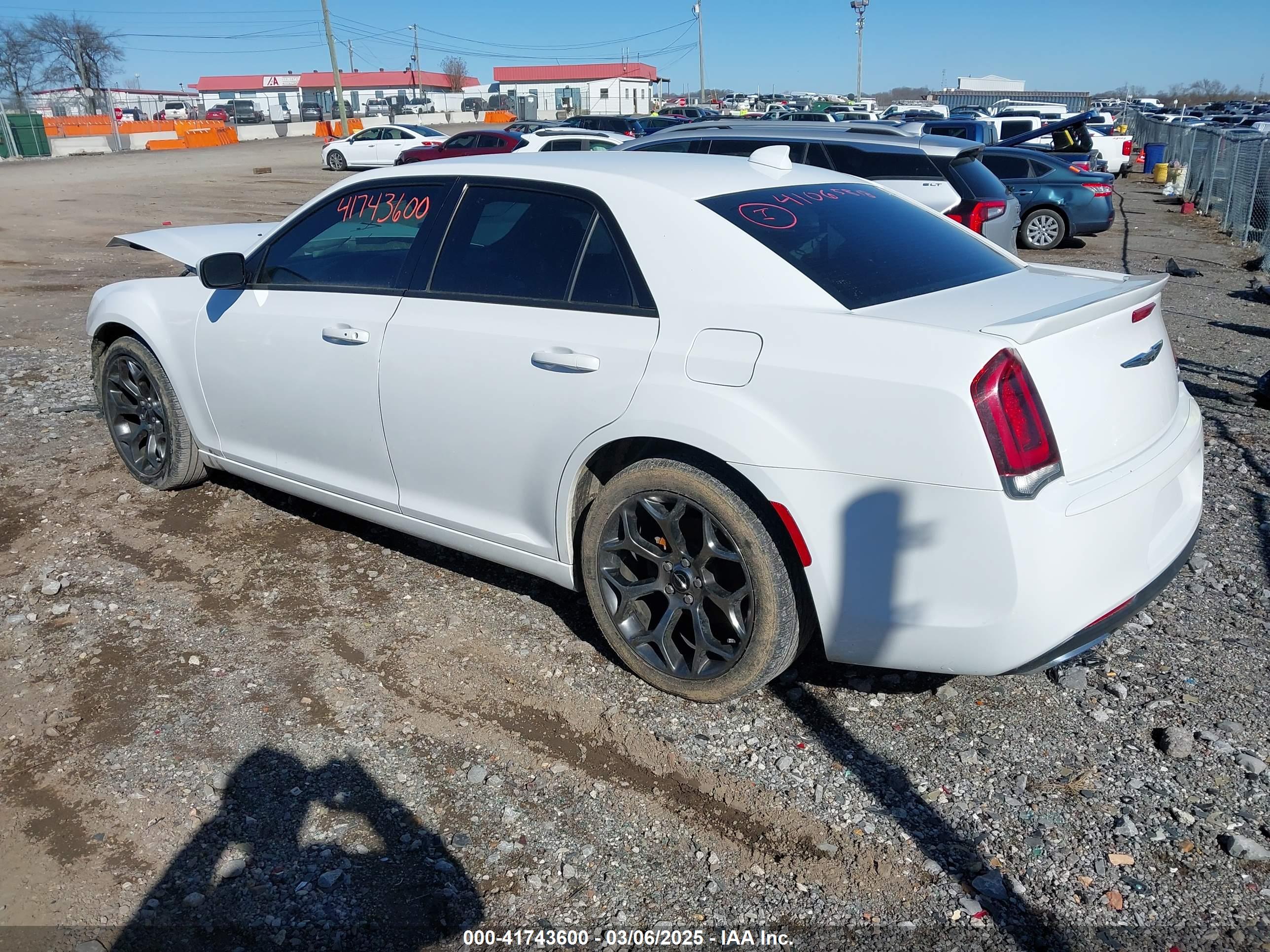 CHRYSLER 300 image 3