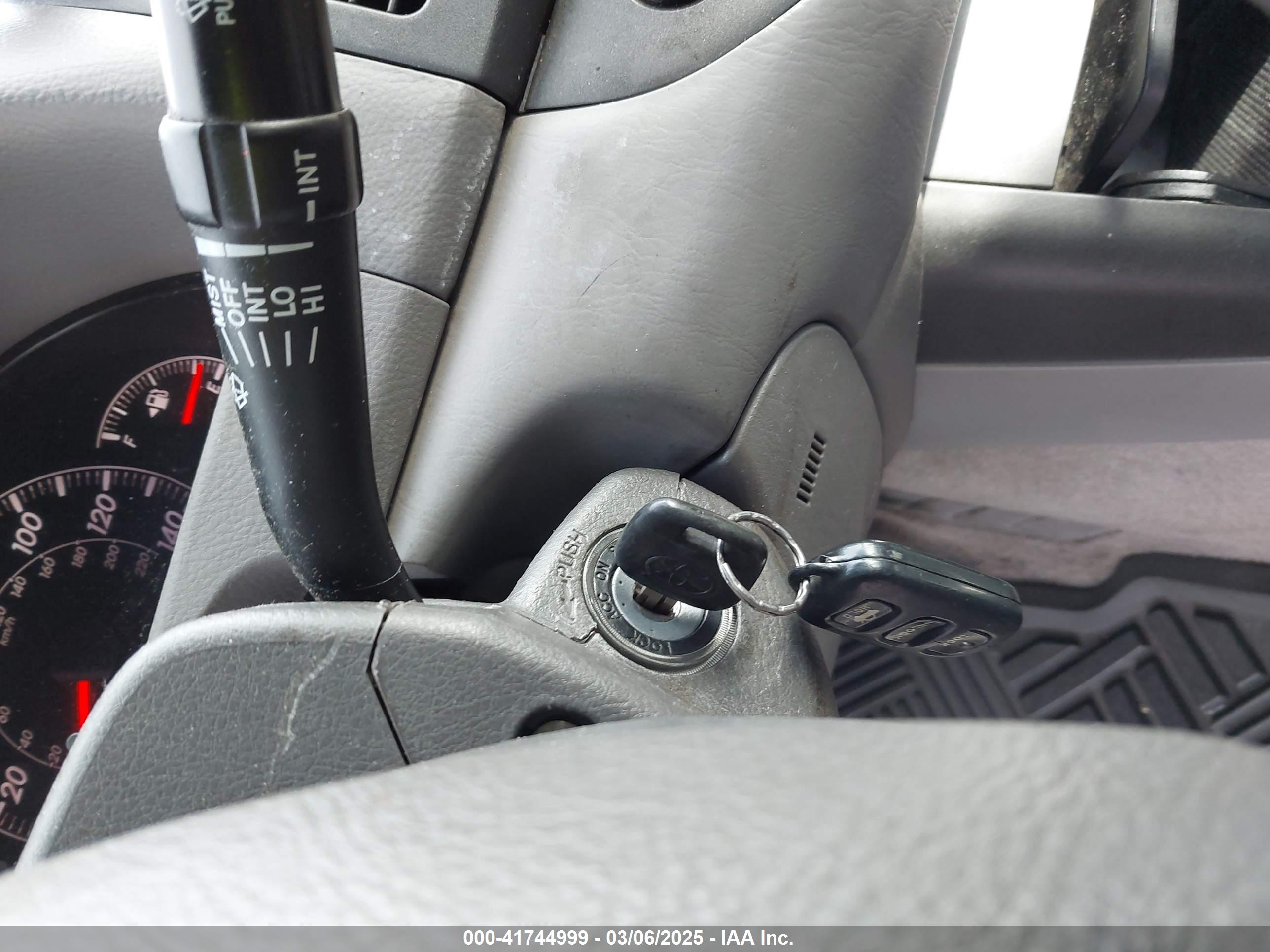 TOYOTA CAMRY image 11