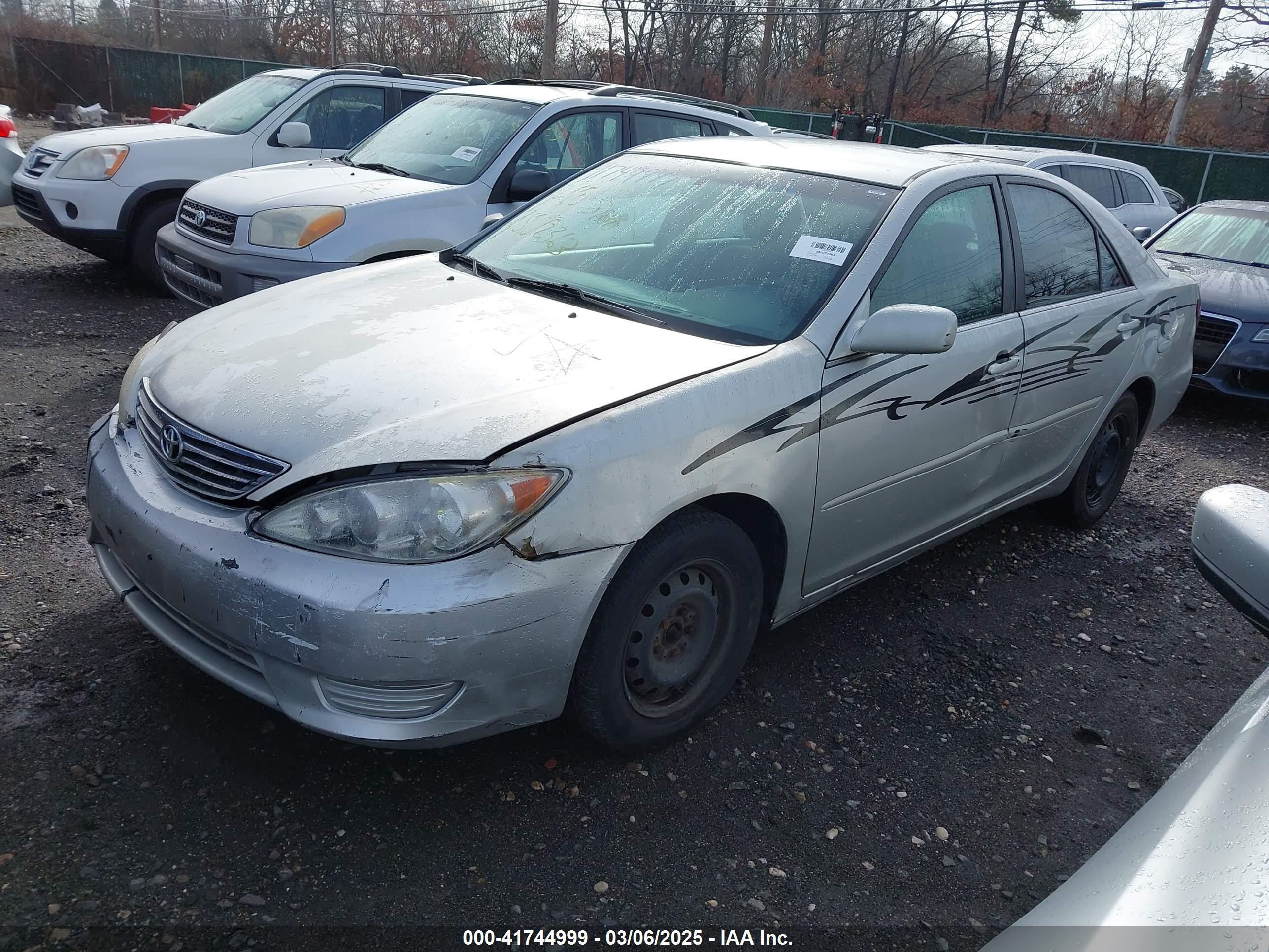 TOYOTA CAMRY image 2