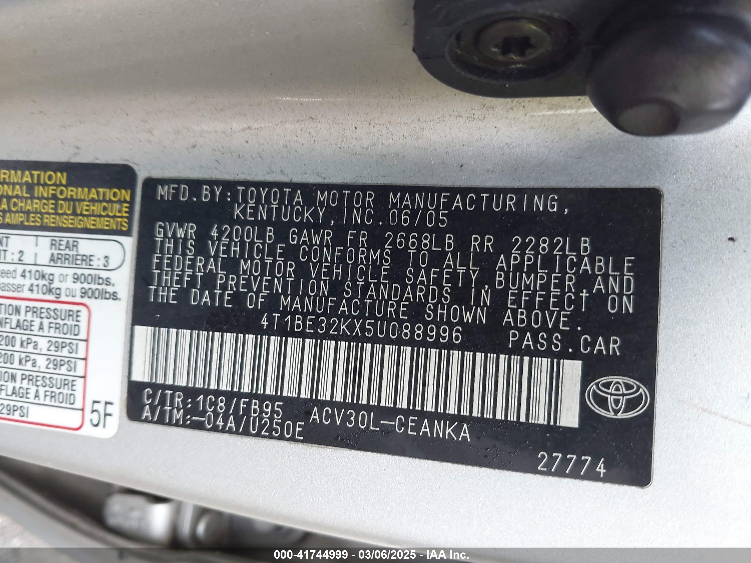 TOYOTA CAMRY image 9