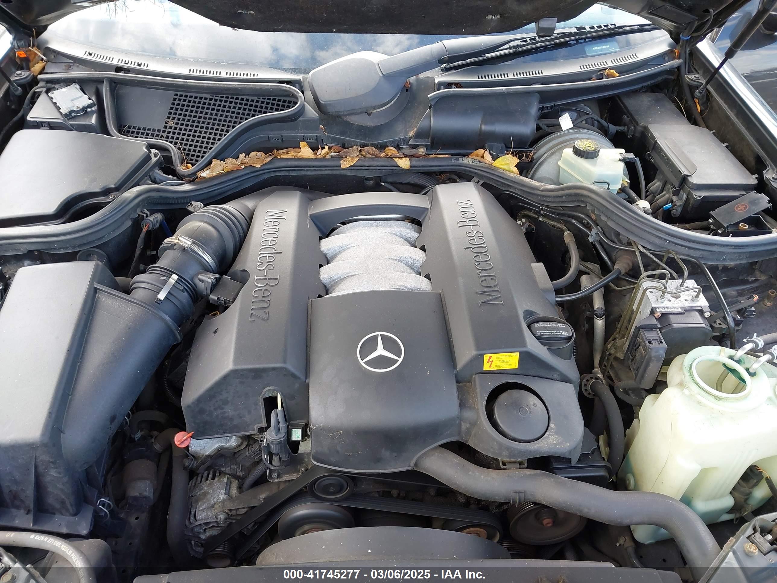 MERCEDES-BENZ E image 10