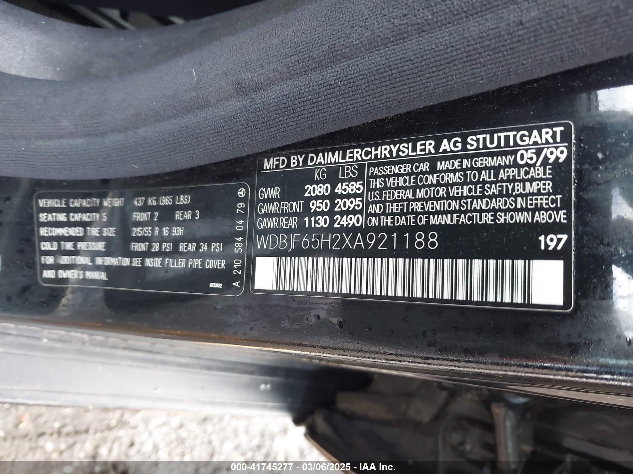 MERCEDES-BENZ E image 9