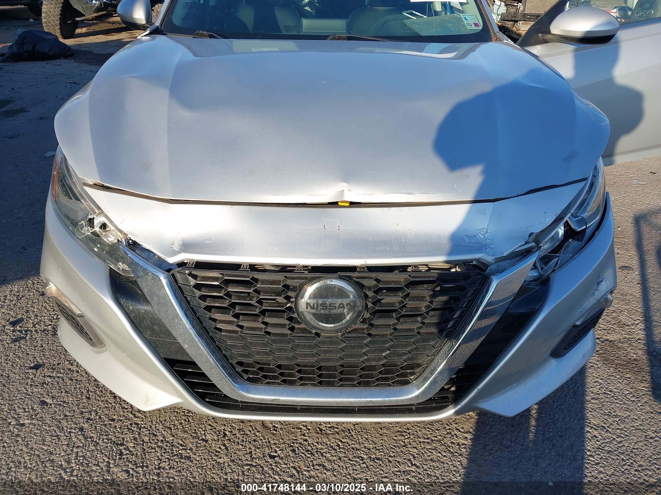 NISSAN ALTIMA image 10