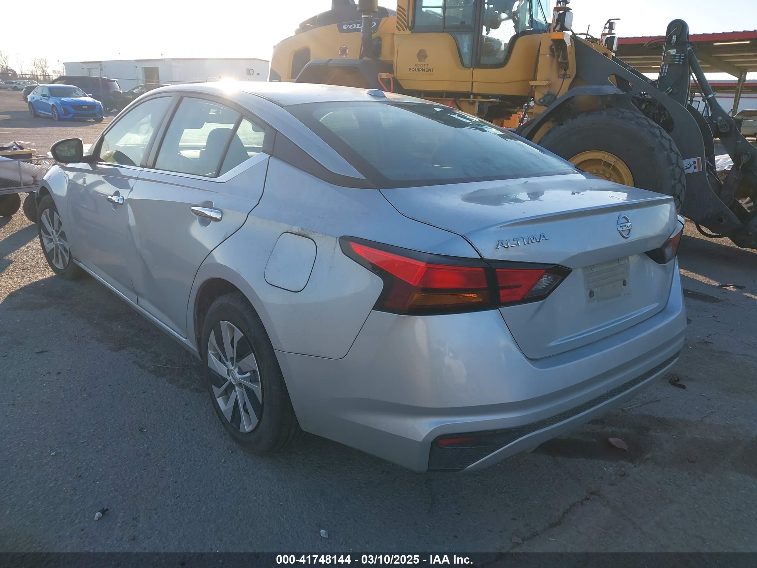 NISSAN ALTIMA image 3