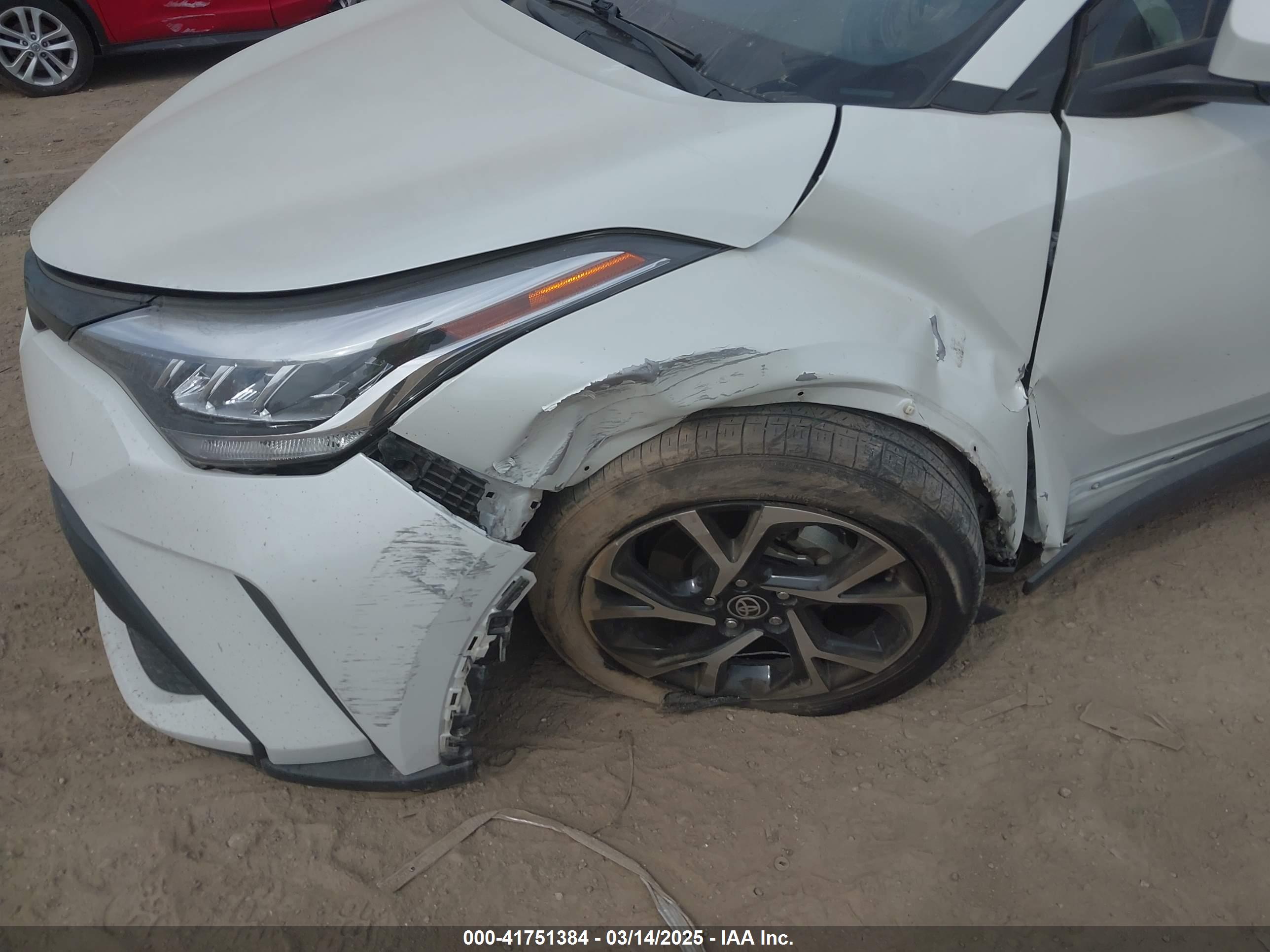 TOYOTA C-HR image 6