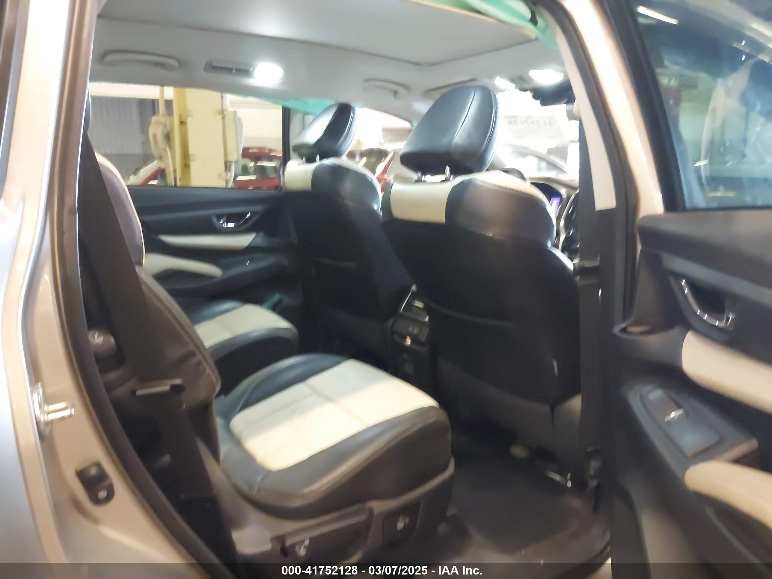 SUBARU ASCENT image 8