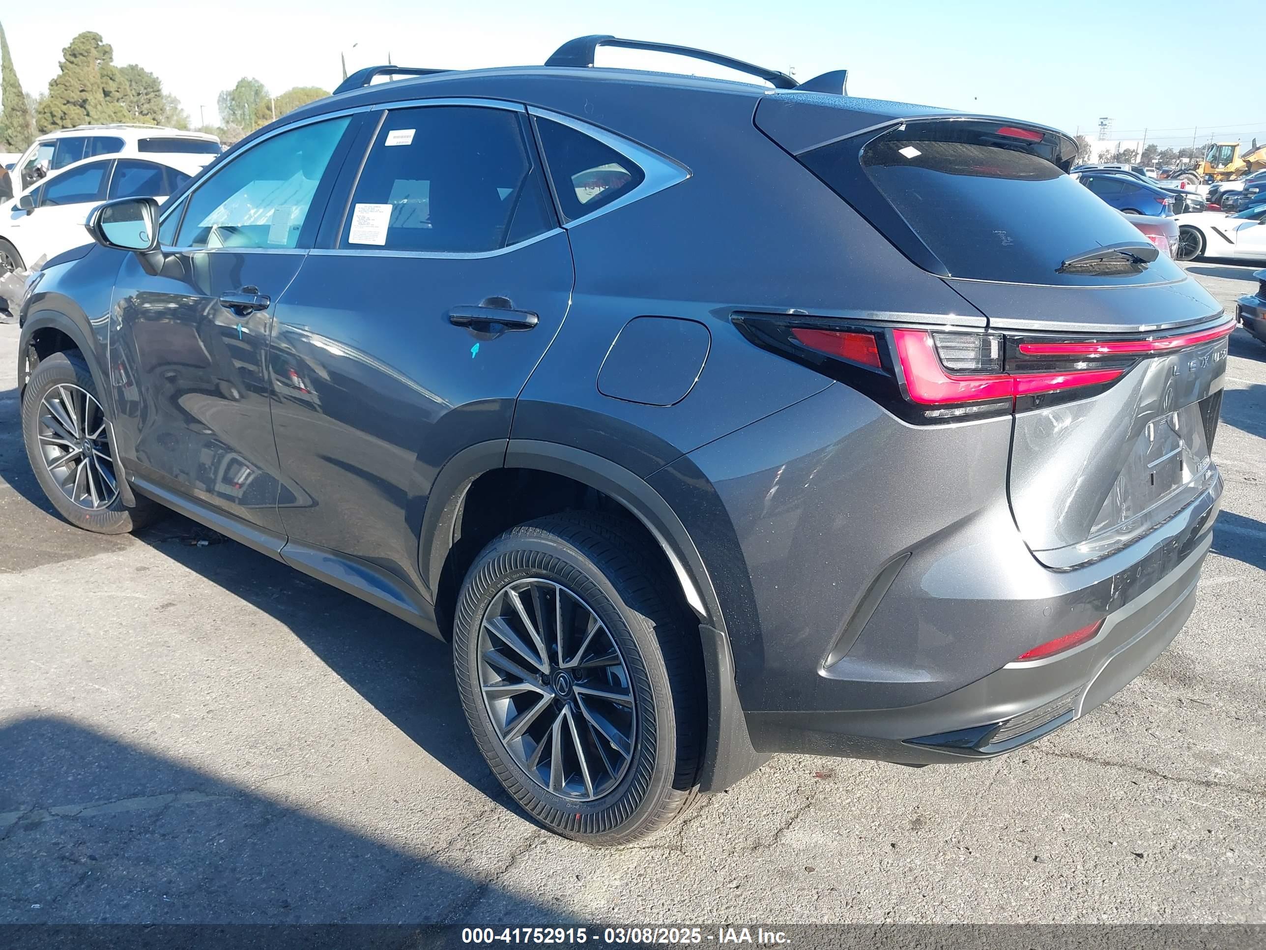 LEXUS NX image 3