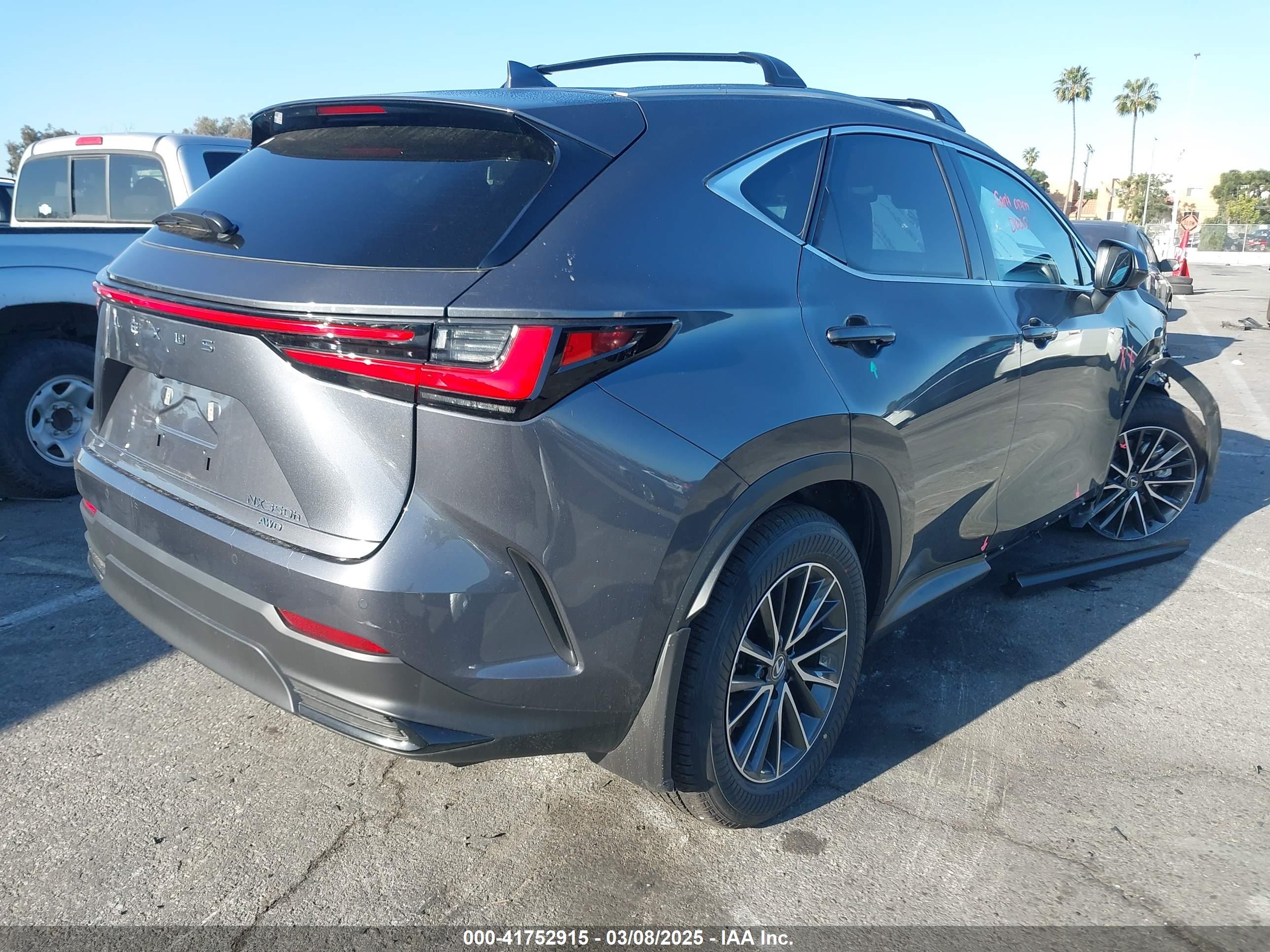 LEXUS NX image 4