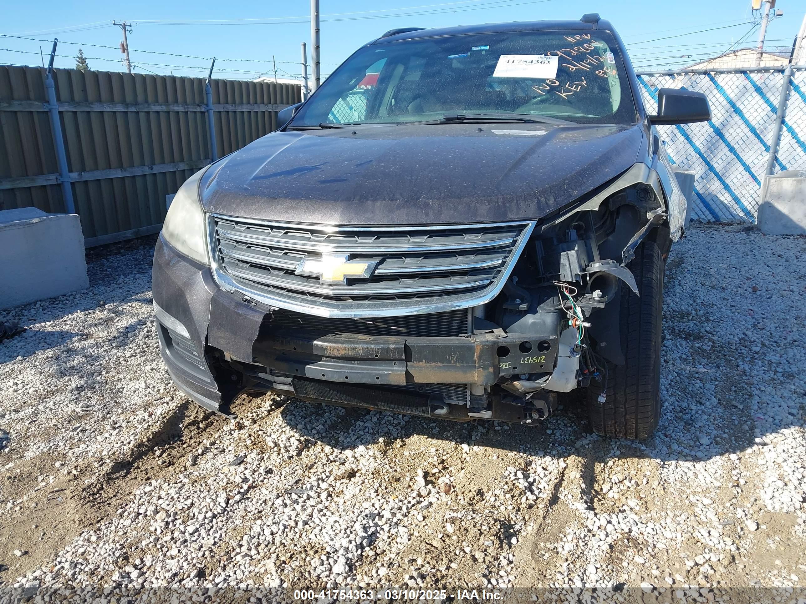 CHEVROLET TRAVERSE image 6