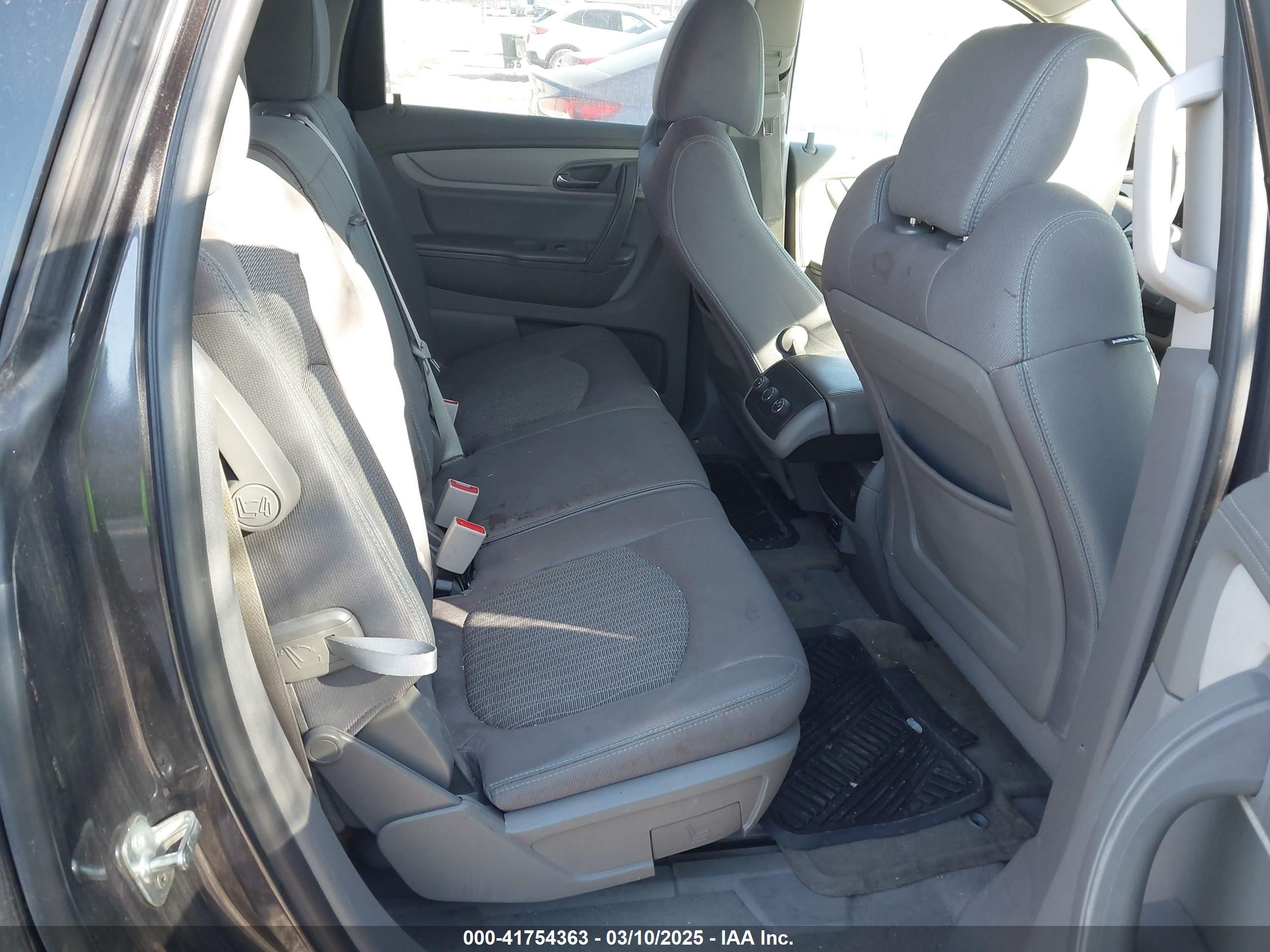 CHEVROLET TRAVERSE image 8