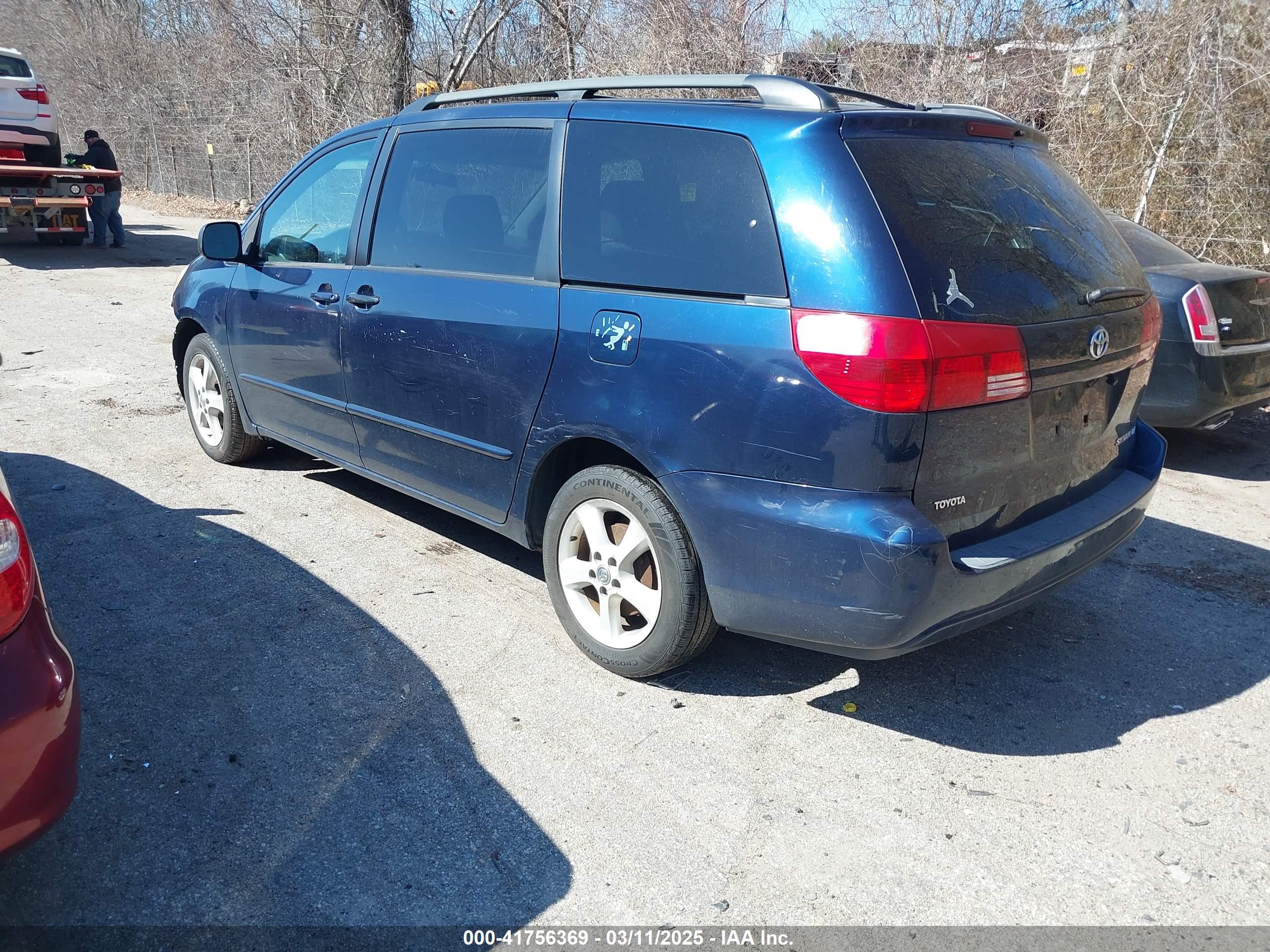 TOYOTA SIENNA image 3