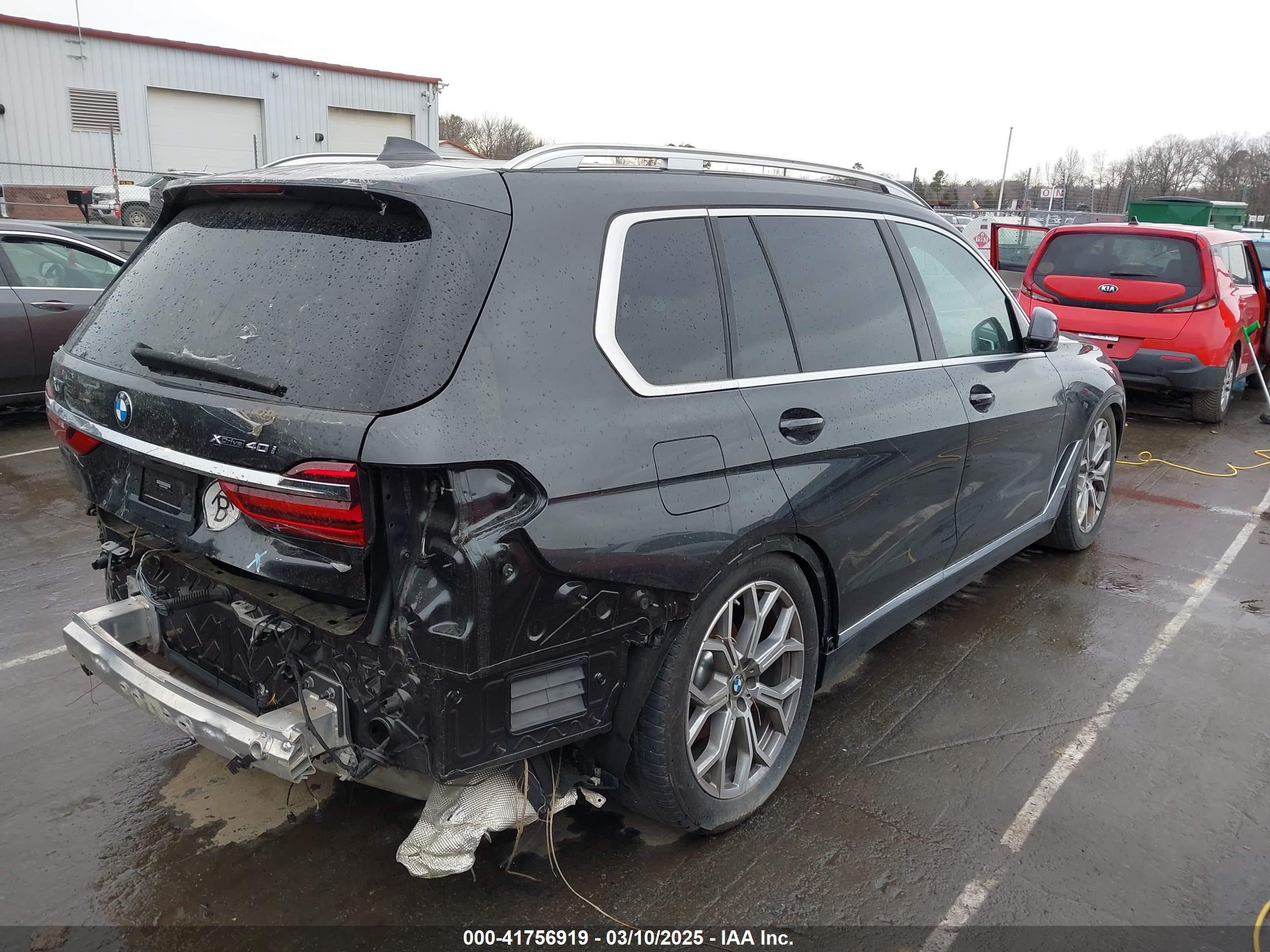 BMW X7 image 4