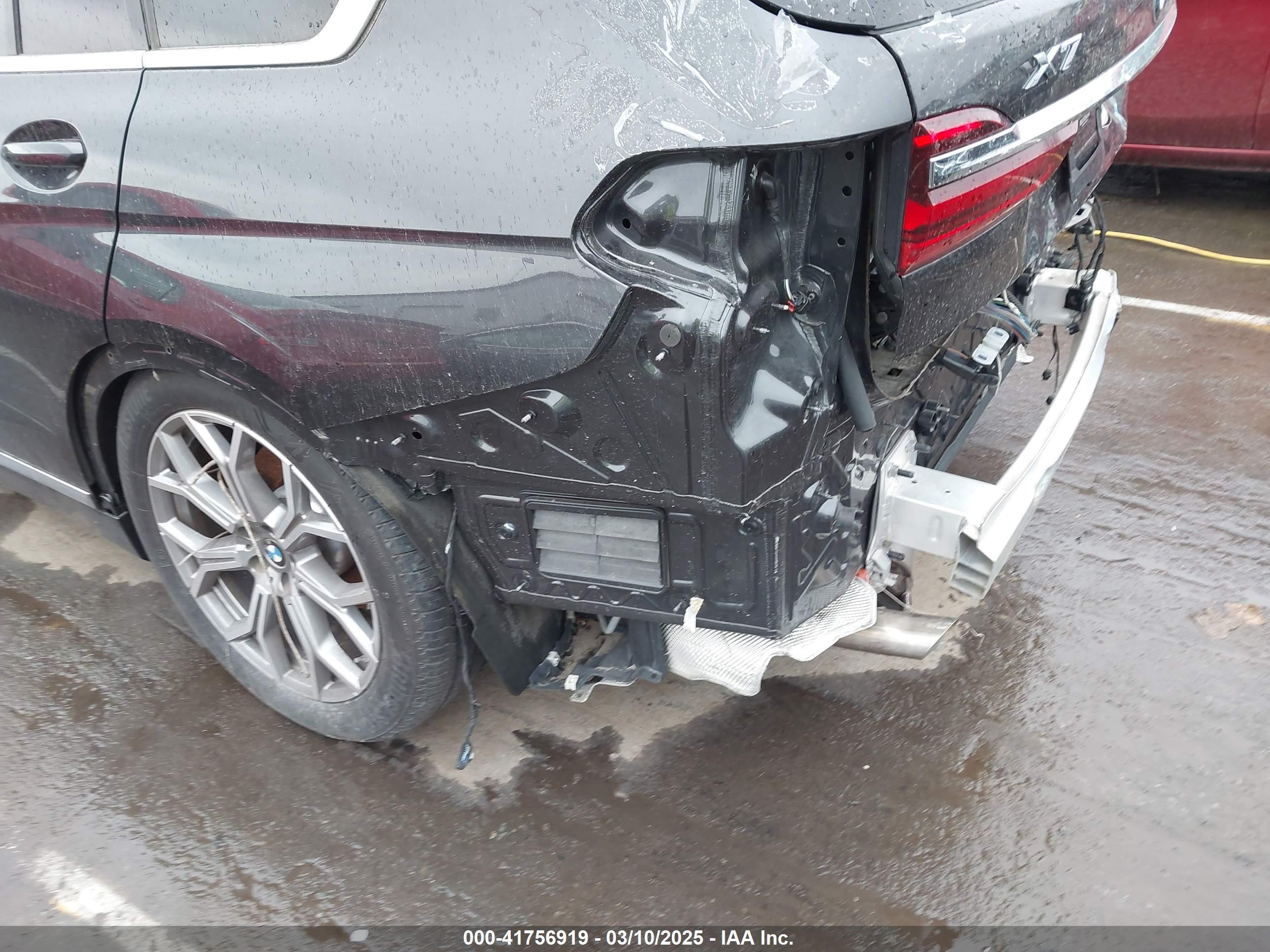 BMW X7 image 6