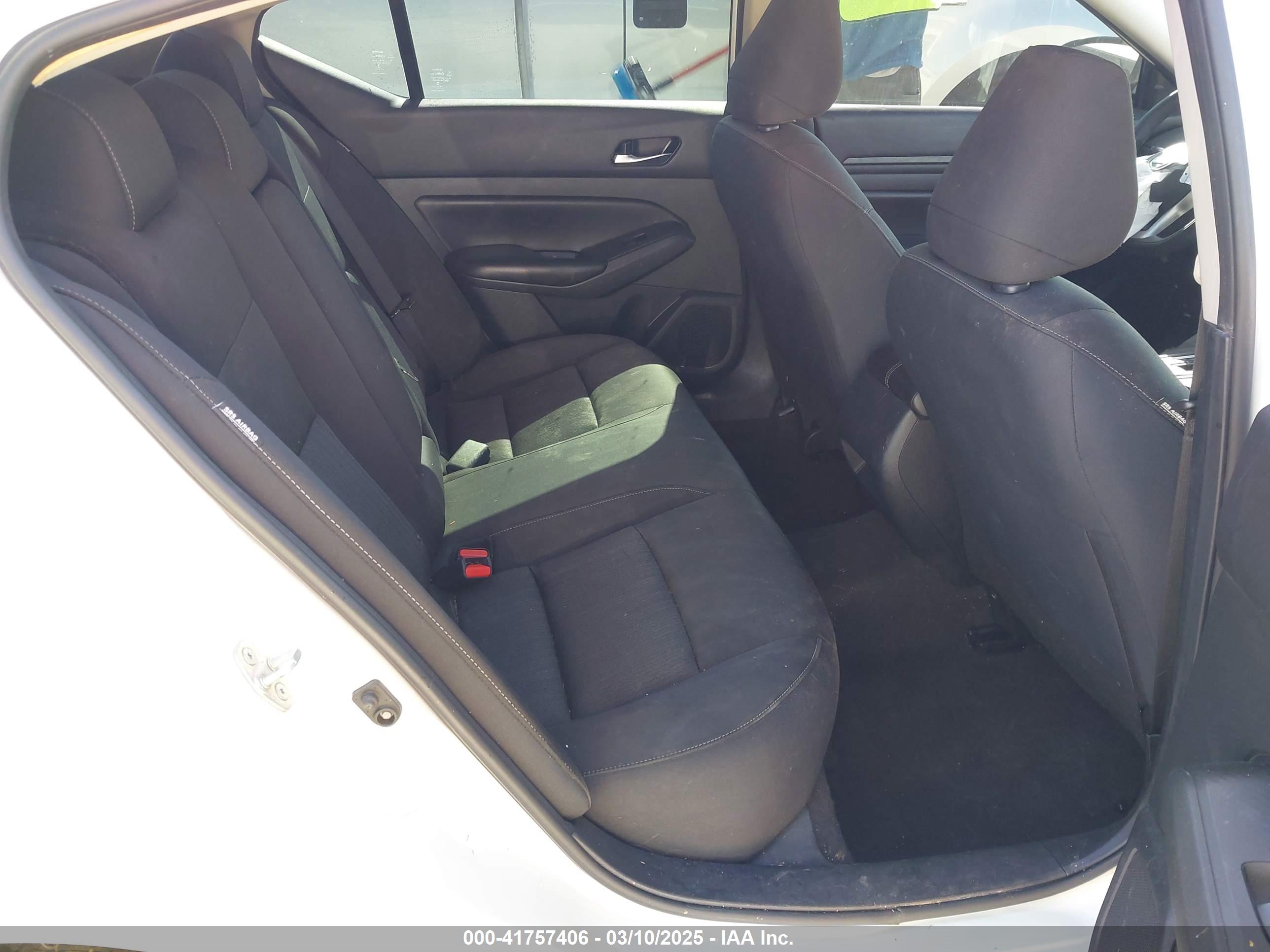 NISSAN ALTIMA image 8